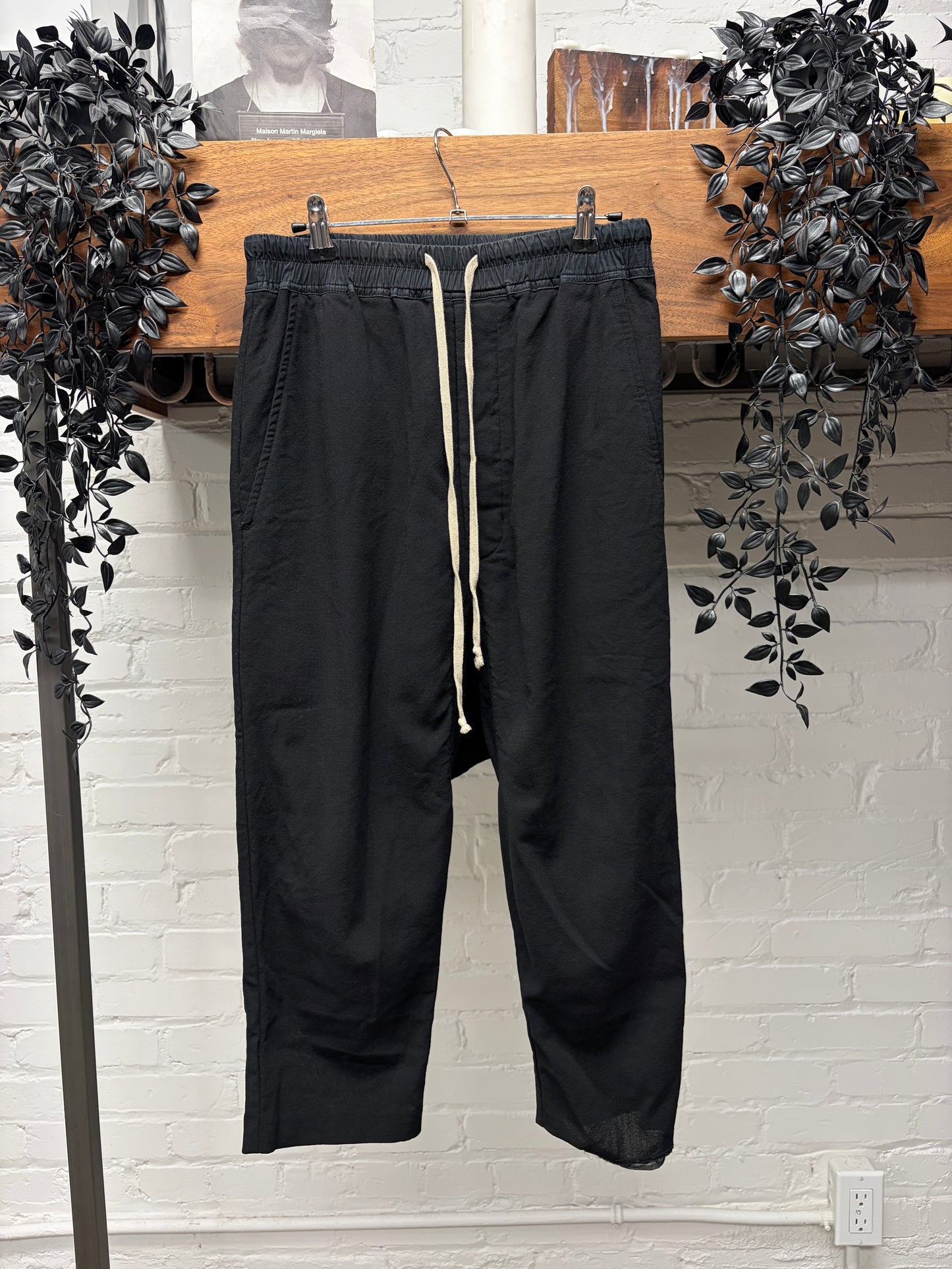 AW2018 Rick Owens ‘Sisyphus’ Lightweight Black 3/4 Length Drop Crotch Pants