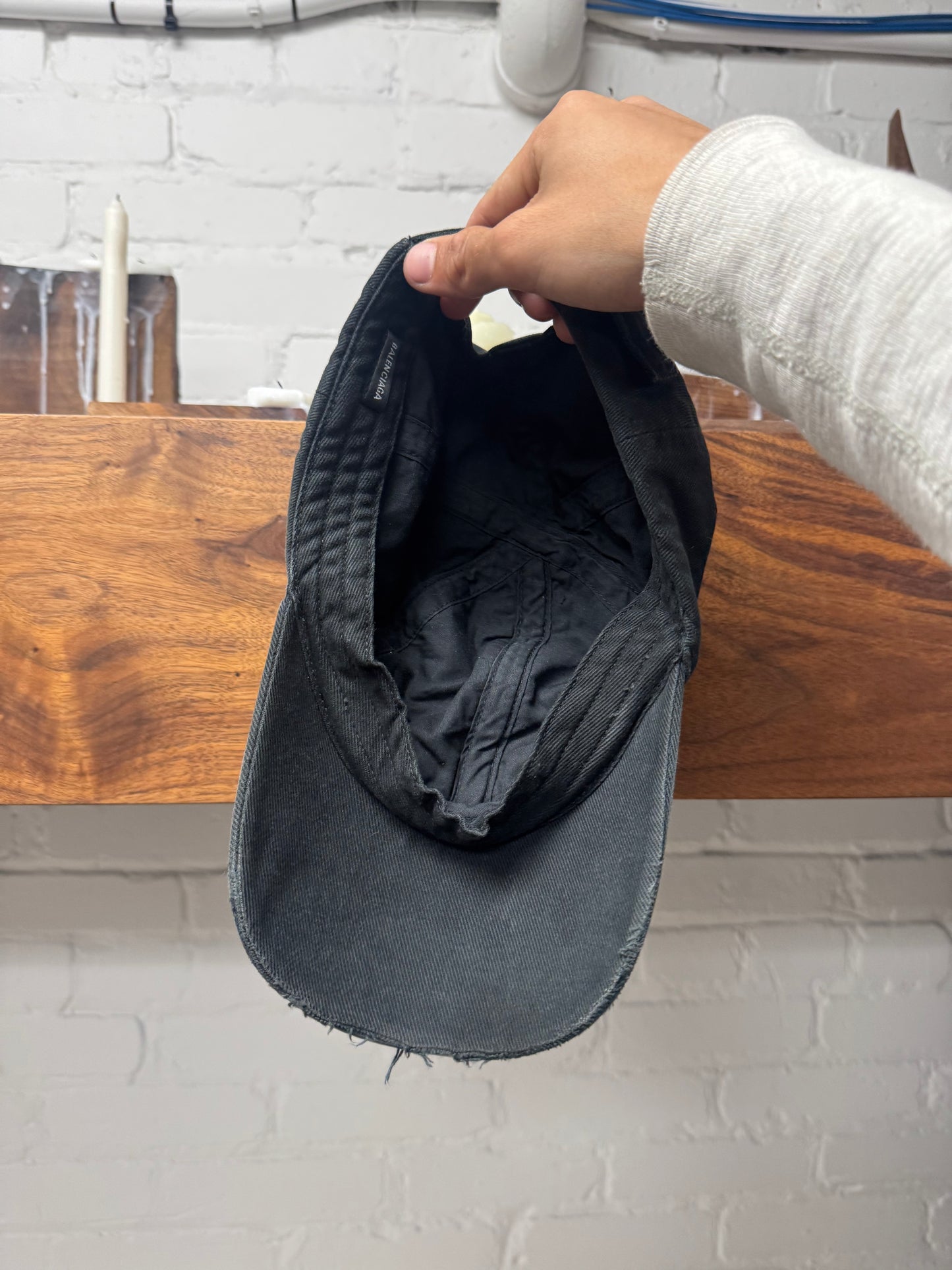 Balenciaga ‘Spiral’ Embroidered Logo Strap-Back Baseball Hat