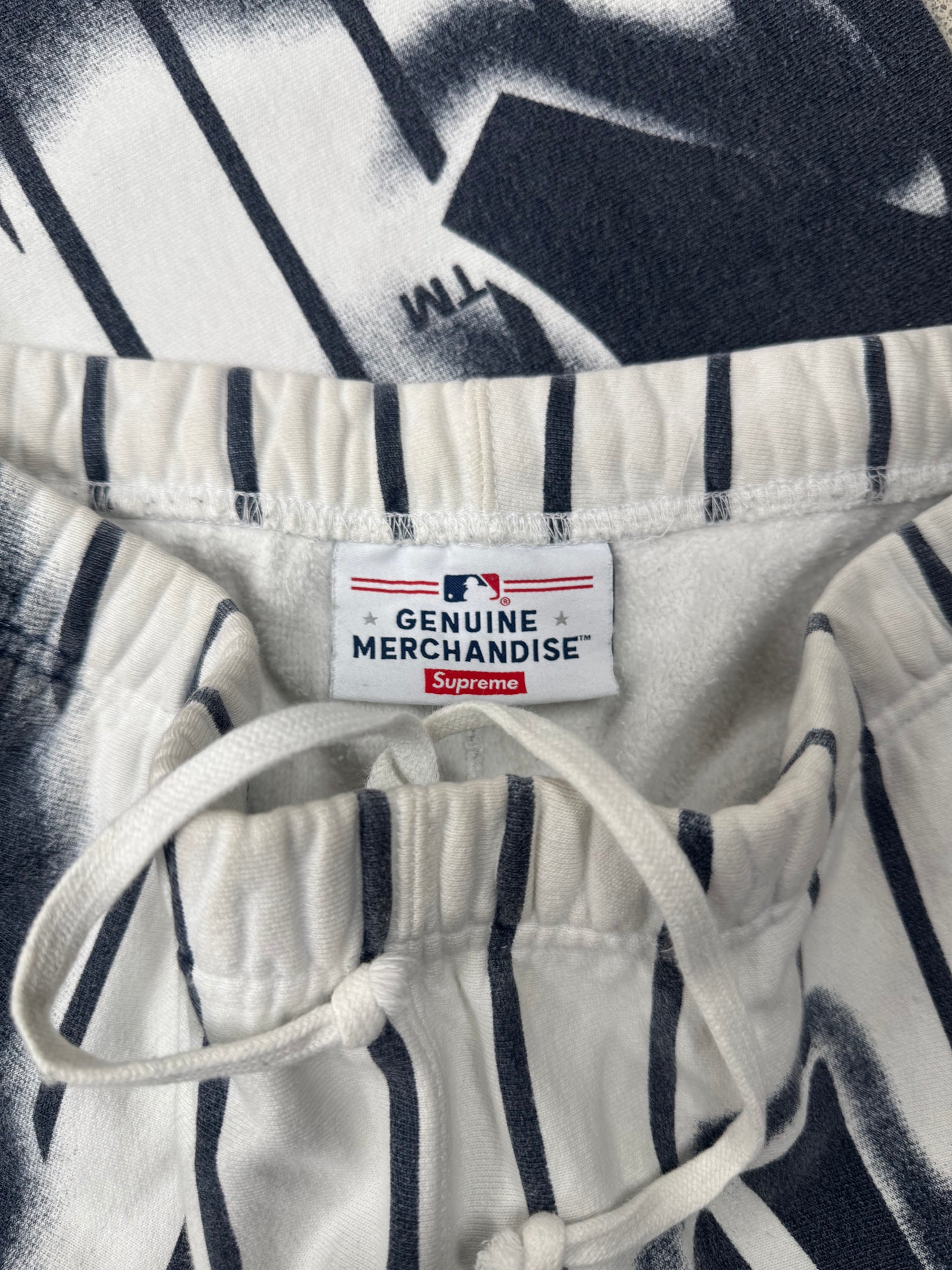 Supreme x MLB ‘Yankees’ Airbrushed Graffiti Sweatpants