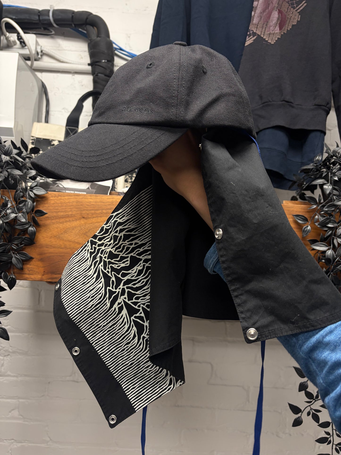 SS2018 Raf Simons ‘Joy Division’ Unknown Pleasures Black Strapback Hat