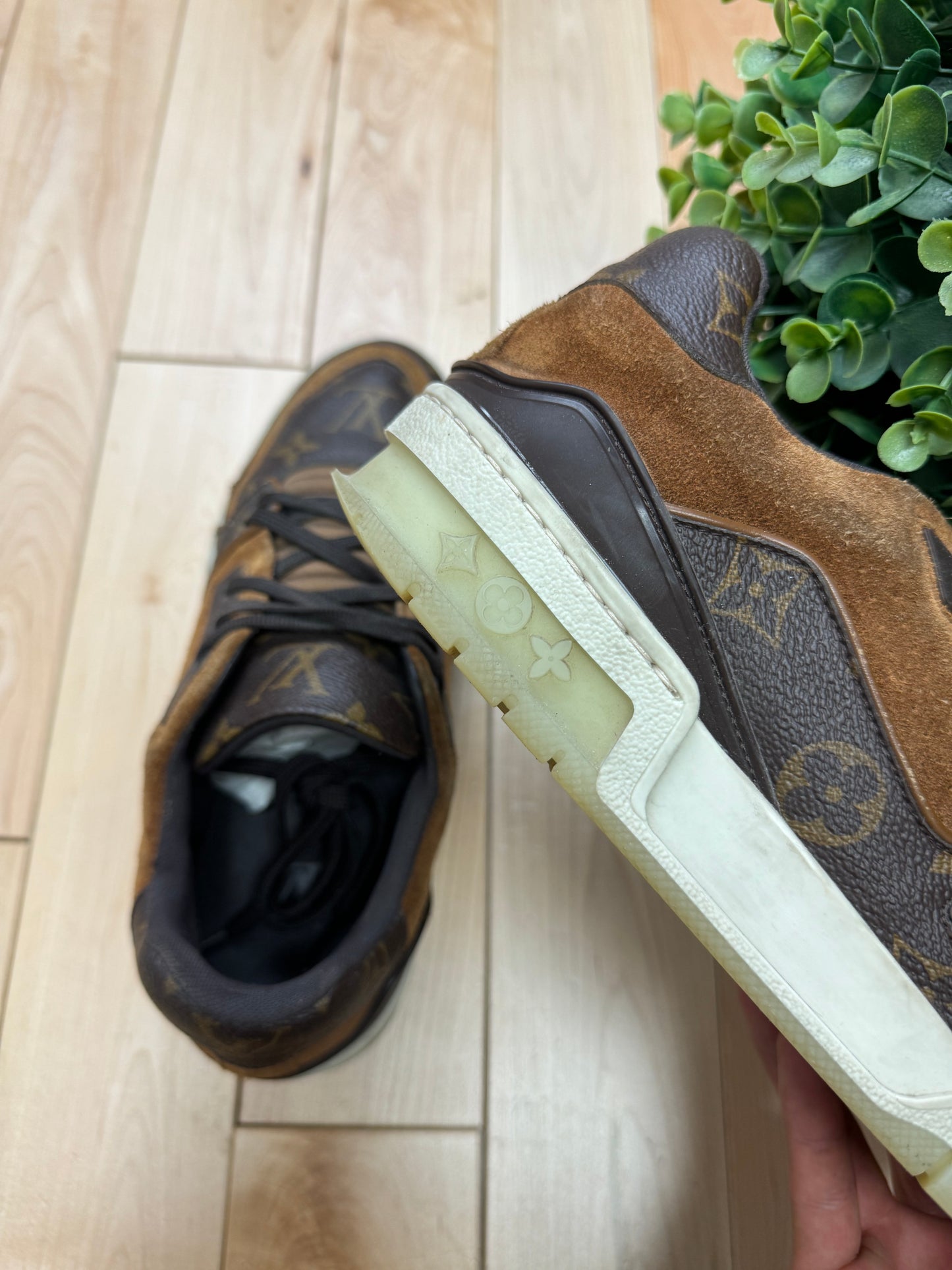 Louis Vuitton Brown Leather/Suede Low Top LV Trainers