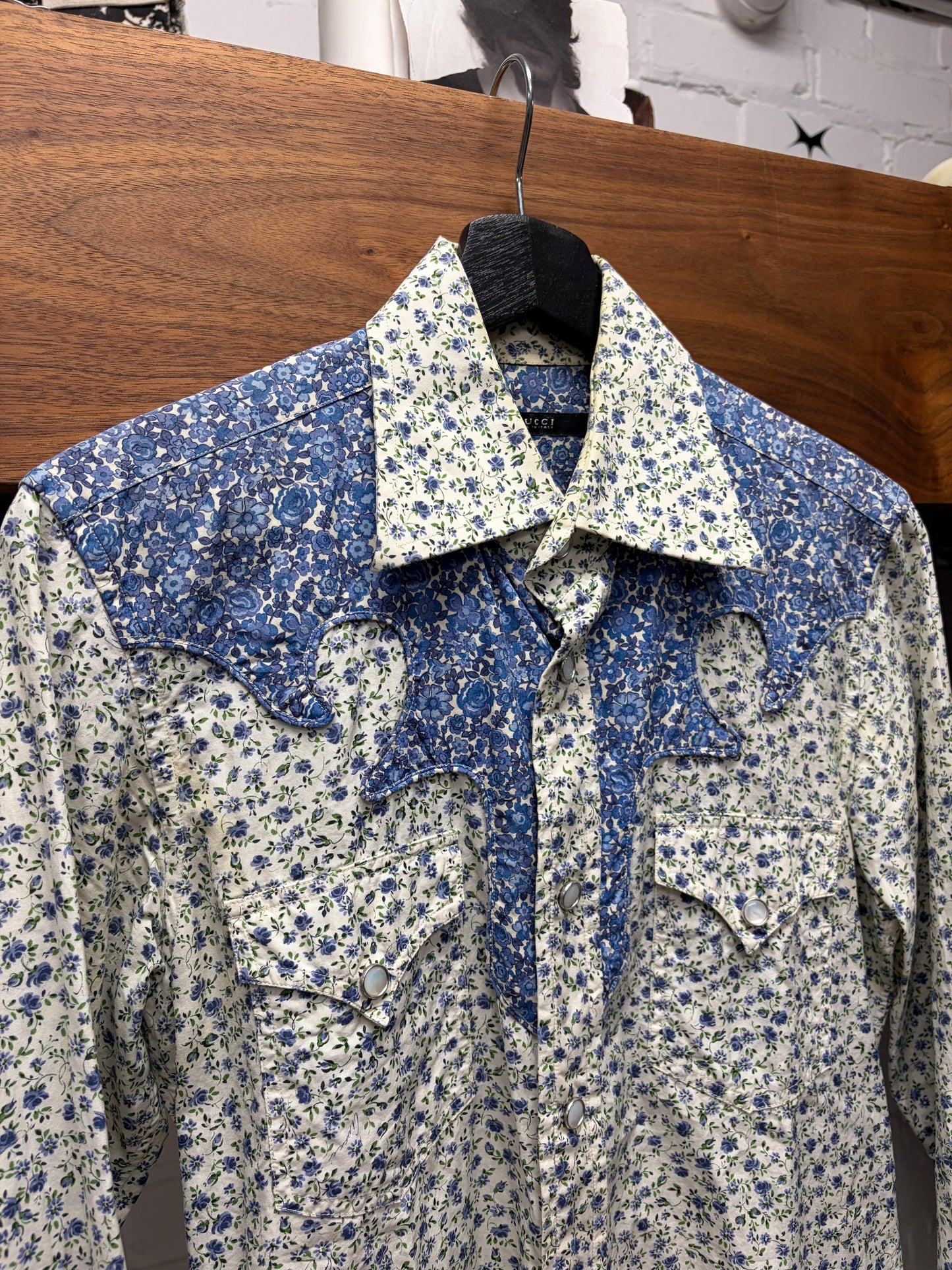 SS2004 Gucci by Tom Ford Cream/Blue ‘Western’ Pearl Button Snap Shirt