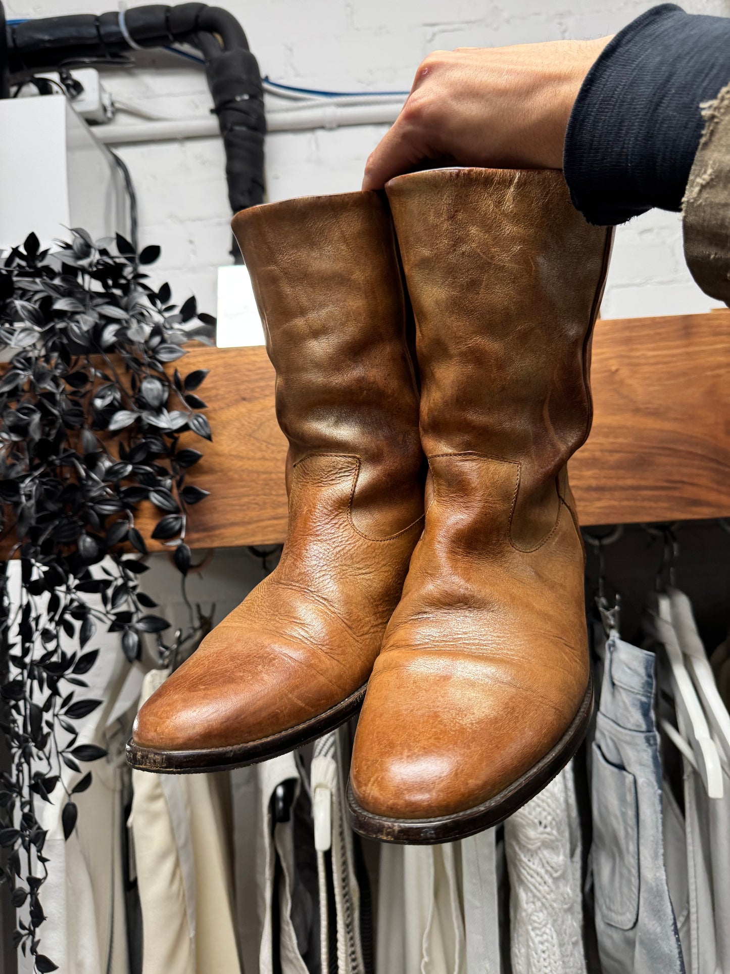 Maison Margiela ‘Pecos’ Natural Brown Patina Pointed Toe Leather Boots