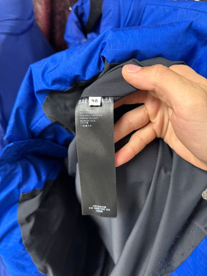 AW2018 Balenciaga C-Shape Cropped Blue Puffer Jacket
