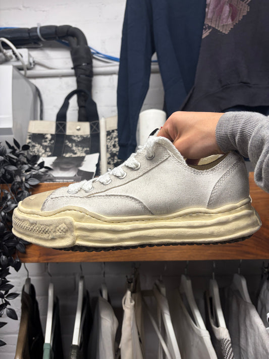 Miharayasuhiro ‘Melted Sole’ Dirty White Low Top Sneakers
