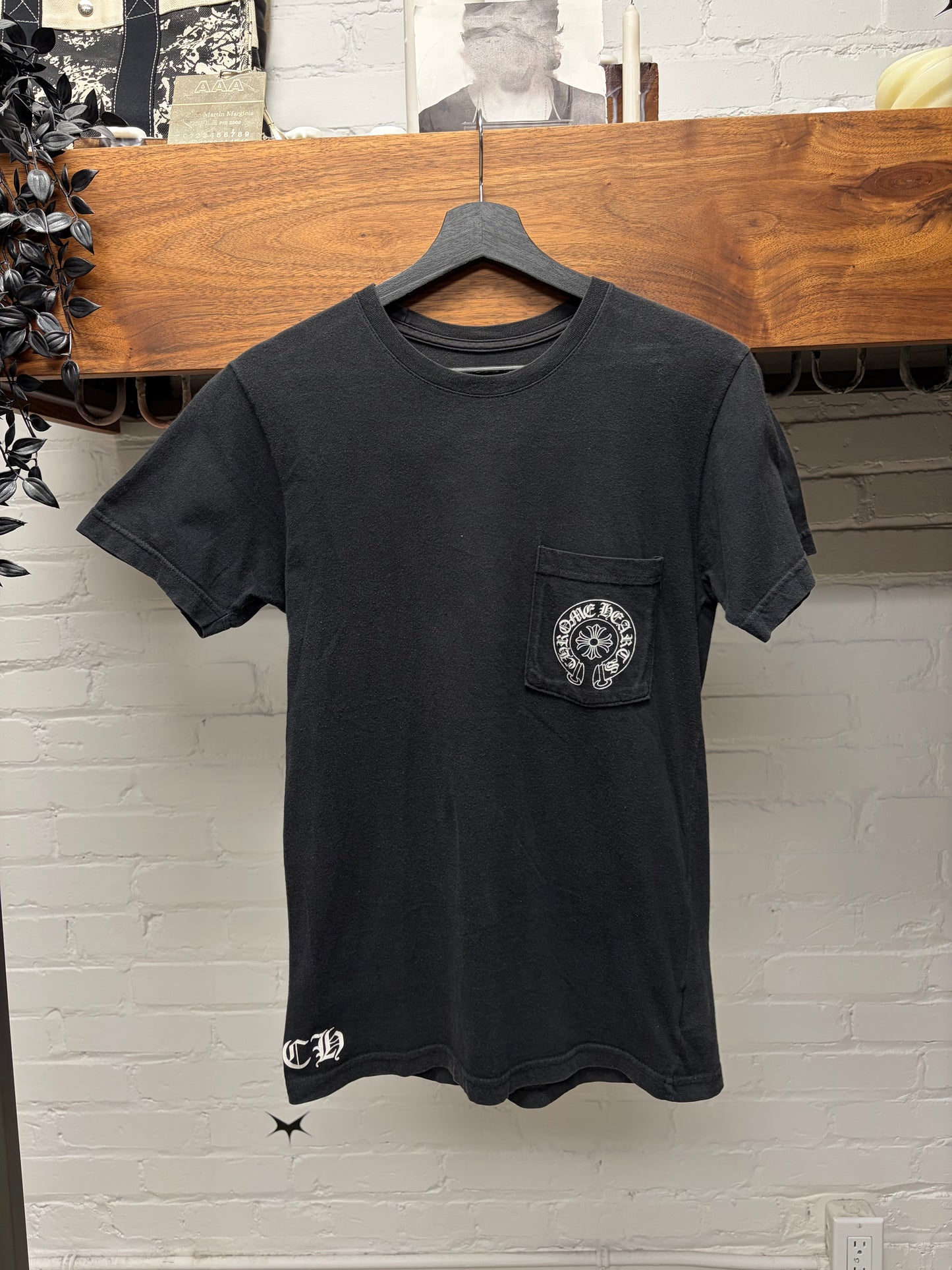 Chrome Hearts ‘Paris’ Store Exclusive Horseshoe Logo Black Graphic T-Shirt
