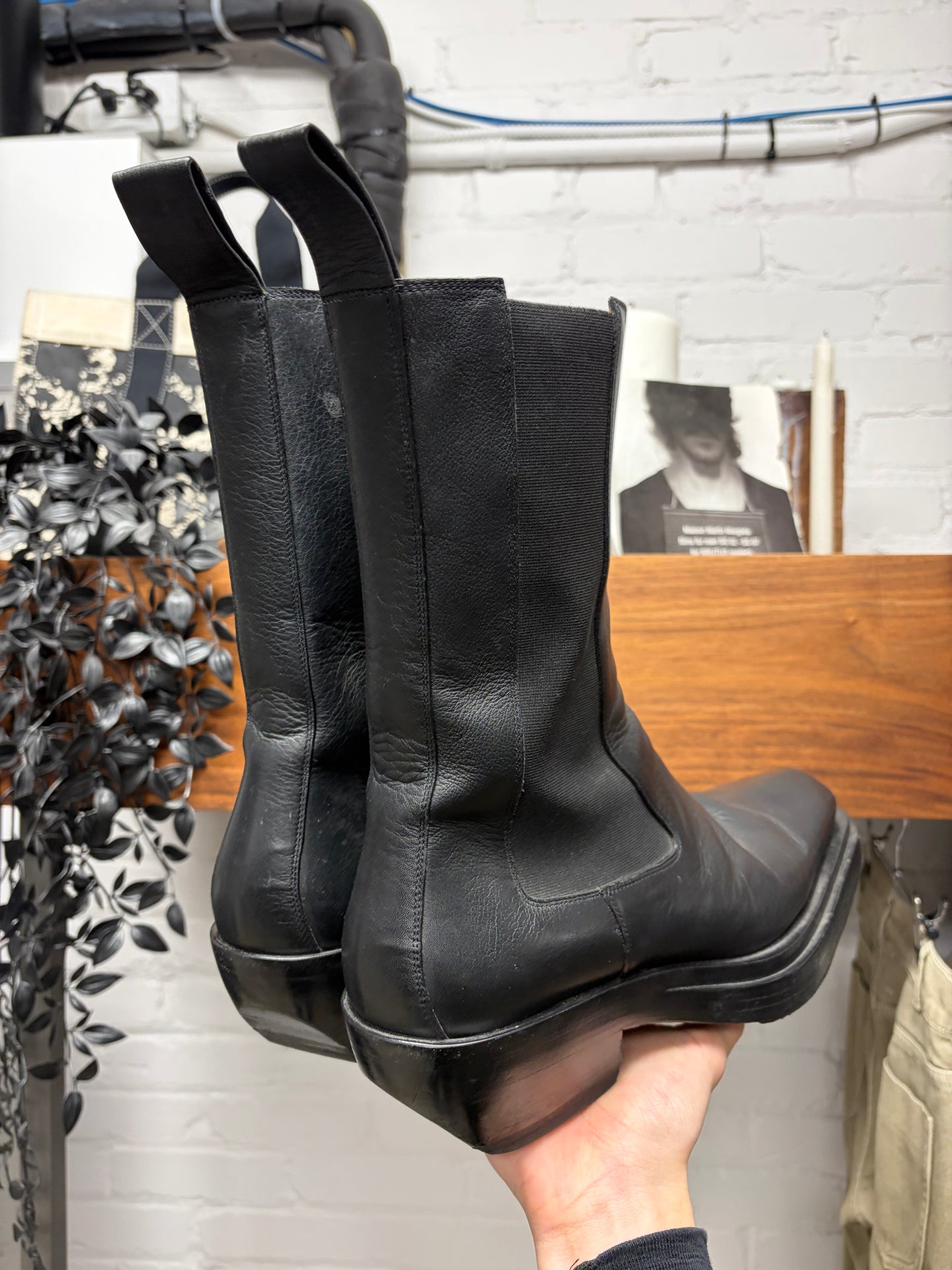 Bottega Veneta ‘The Lean’ Cuban Heel Chelsea Boot