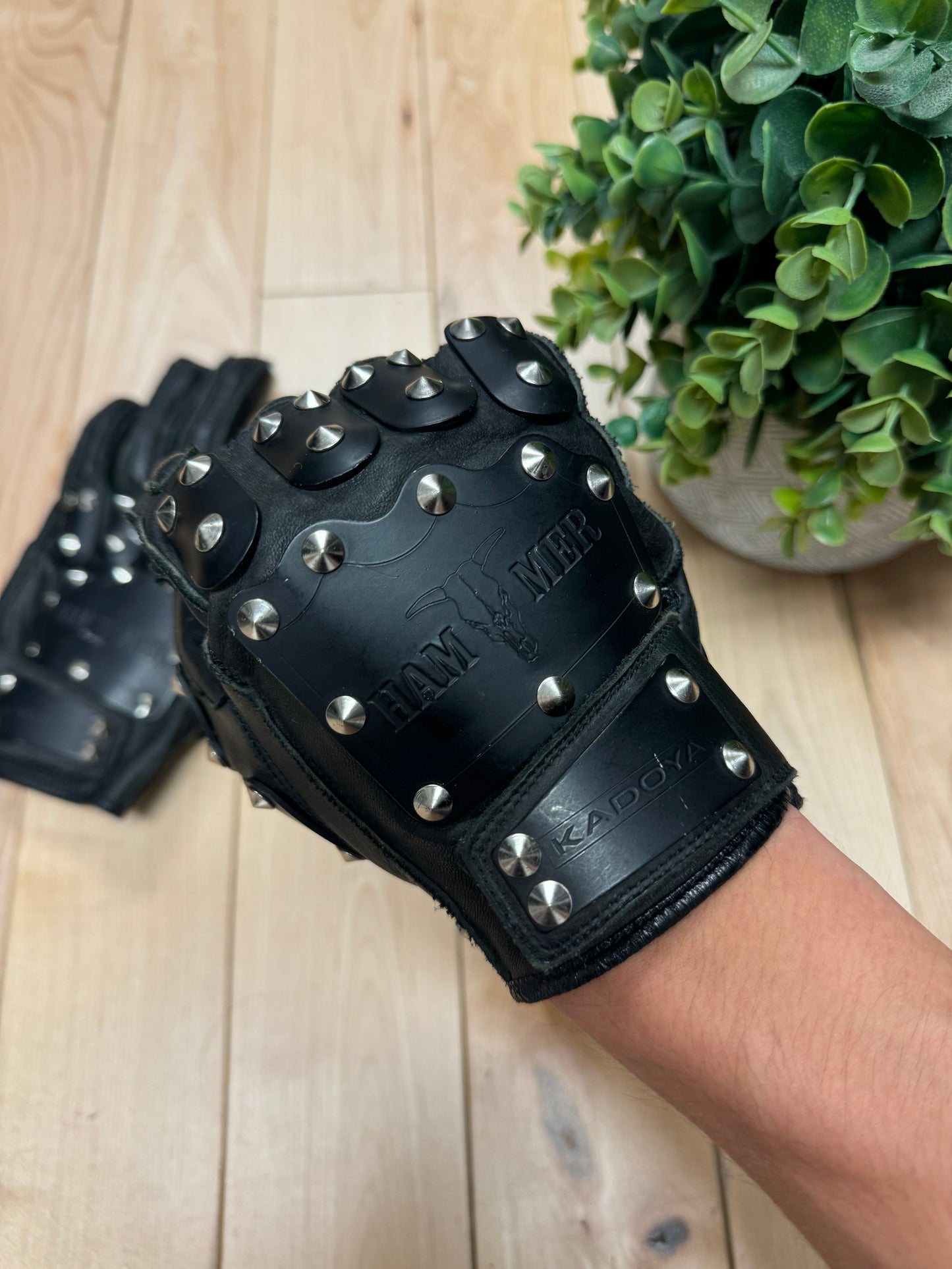 Kadoya ‘Hammer’ Armour Studded Leather Gloves