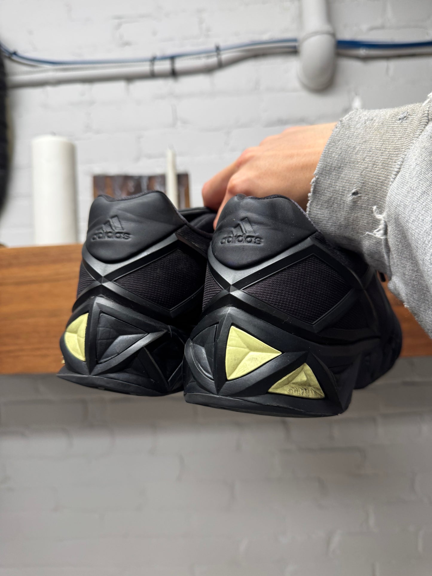 2001 Yohji Yamamoto x Adidas ‘Tenet’ Low Top Sneakers