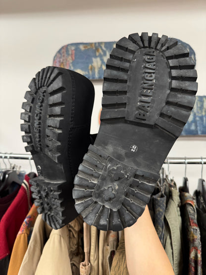 Balenciaga ‘Alaska’ Oversized Black Ski Boots