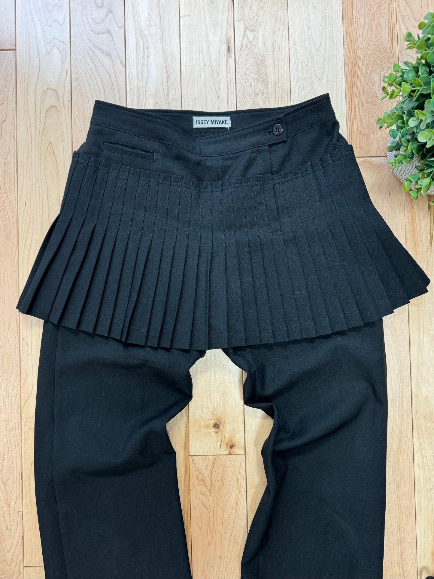 Issey Miyake Black Pleated Skirt Pants