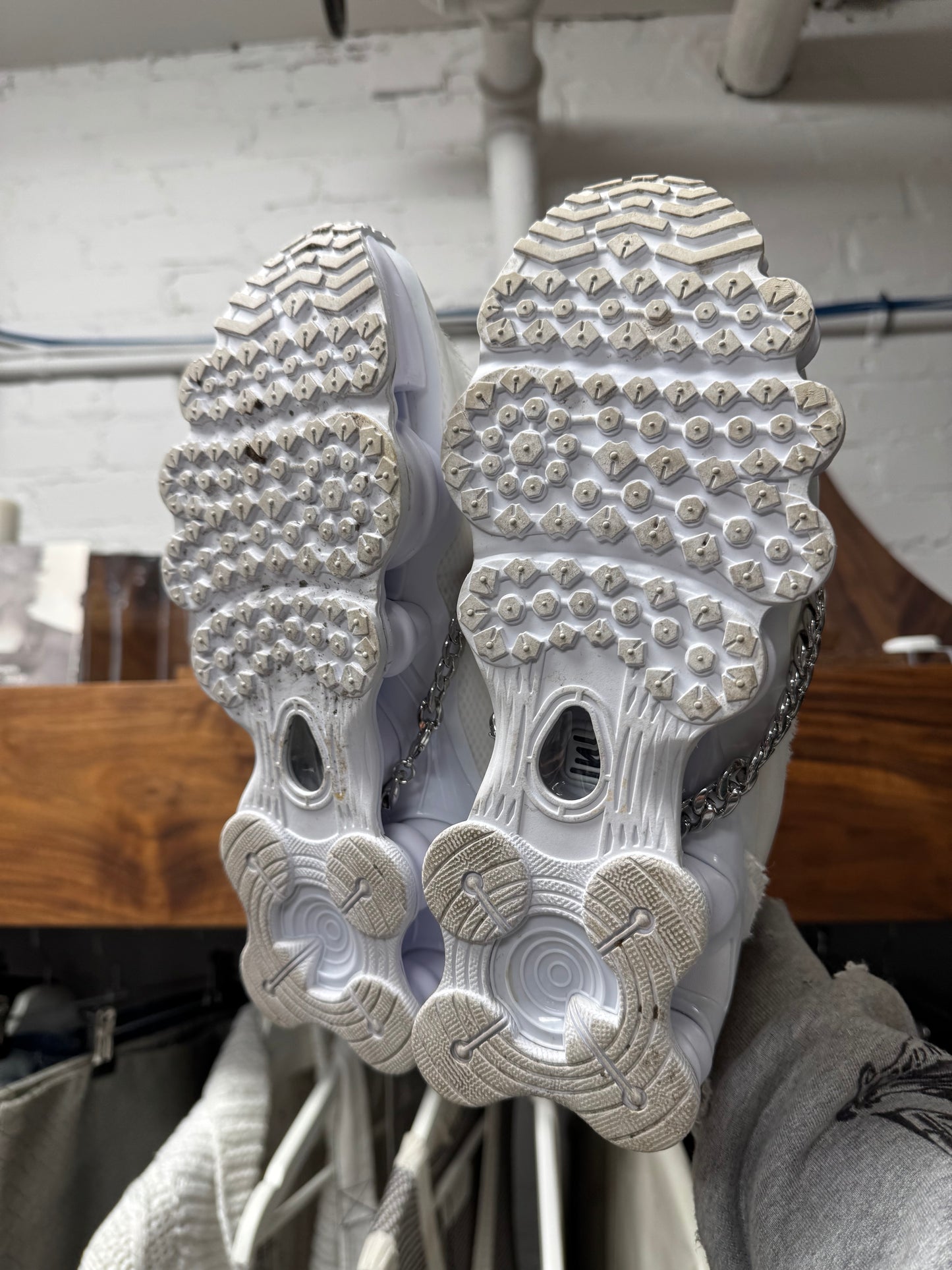 Comme Des Garçons x Nike ‘Shox’ White Low Top Sneakers