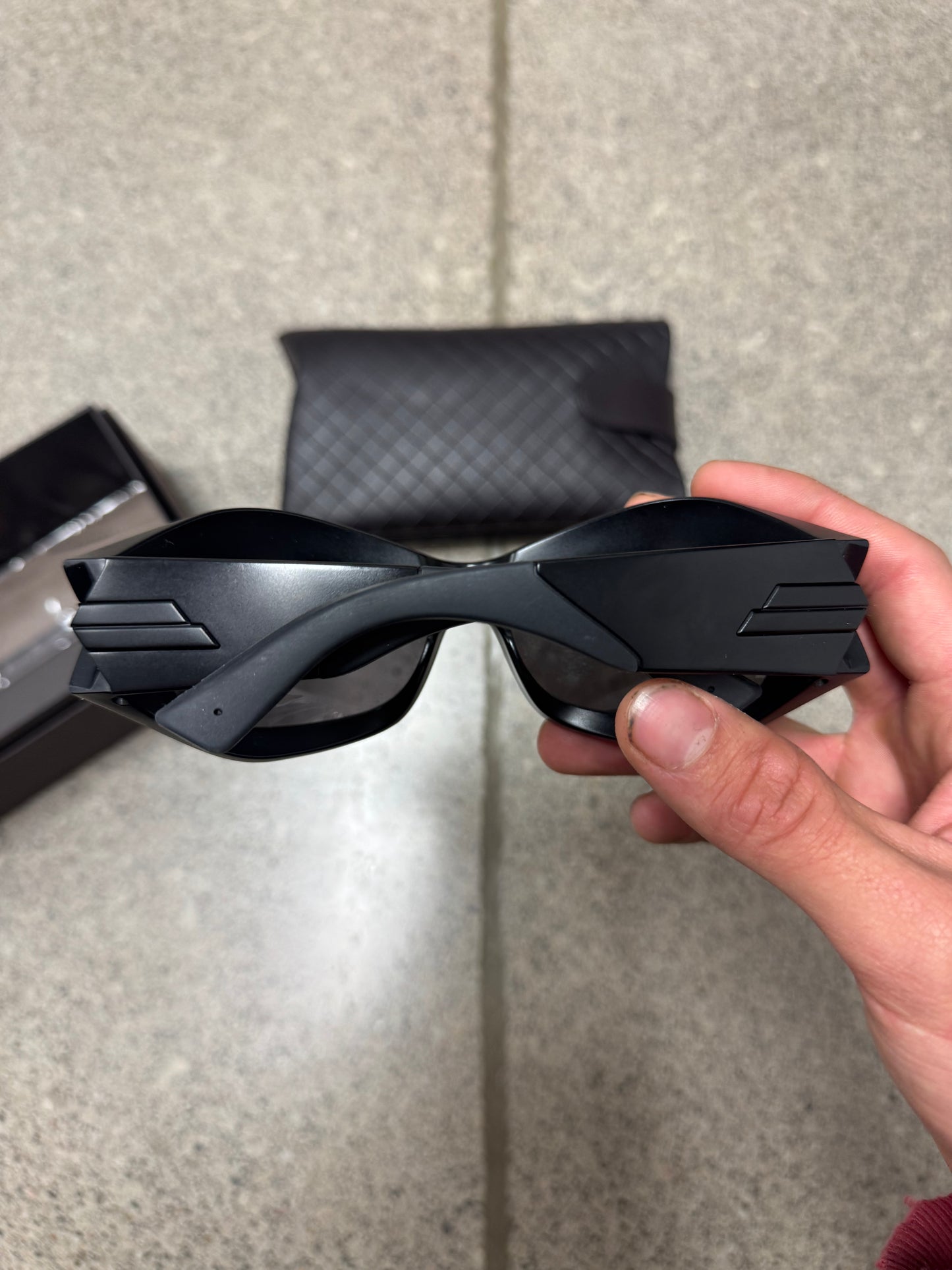 Bottega Veneta ‘Cyclone’ Black Oval Shape Sunglasses