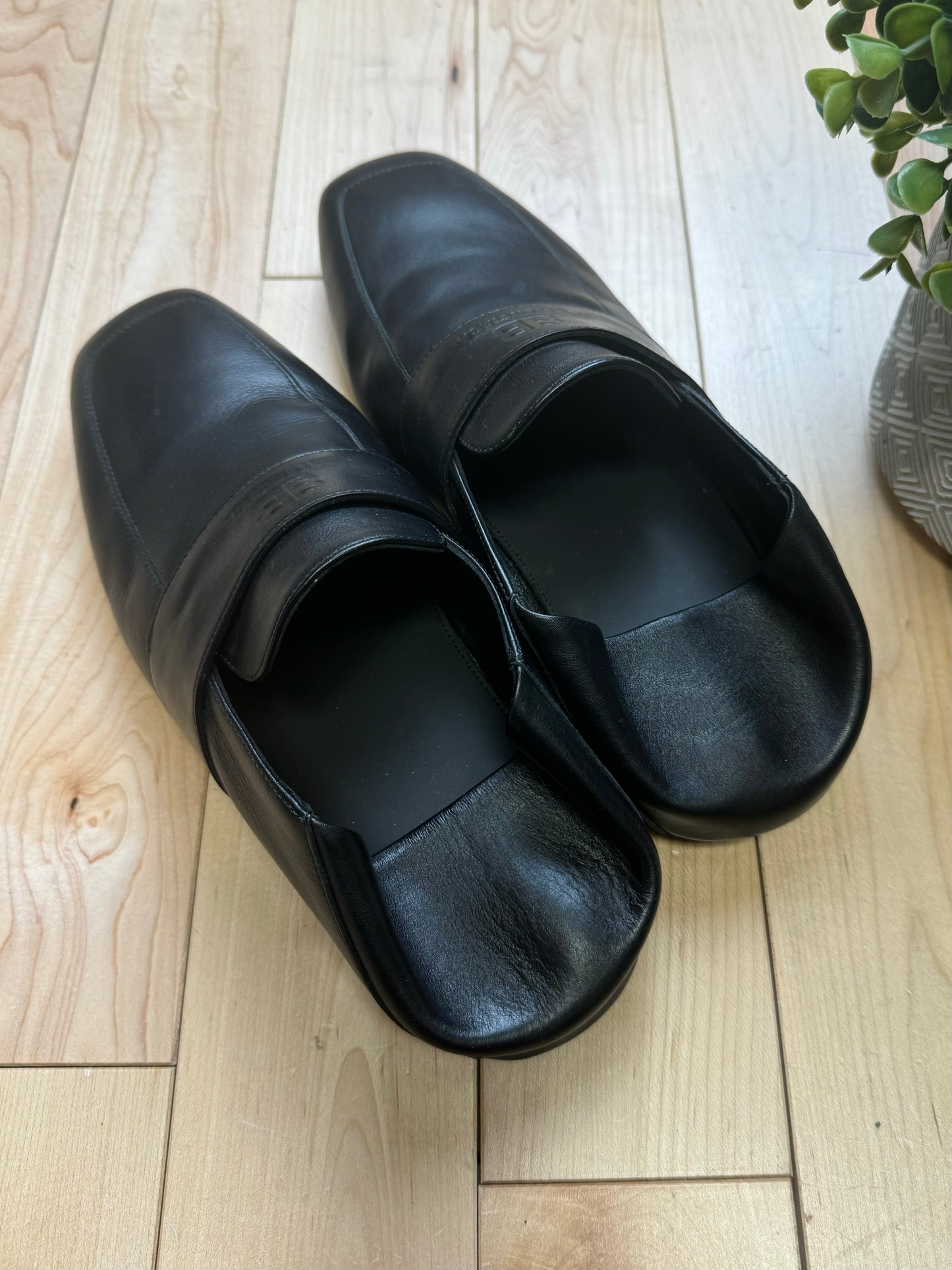 Balenciaga ‘City’ Sabot Black Leather Foldable Loafers