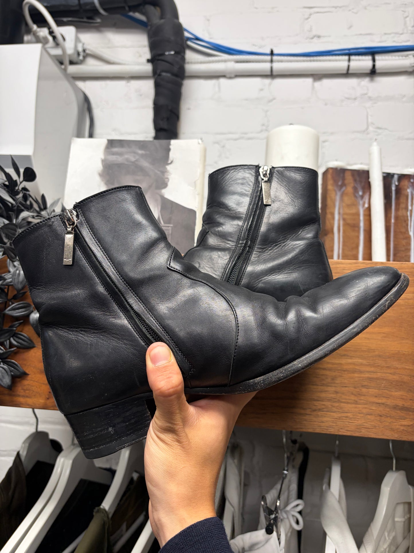Saint Laurent Black Calfskin Leather ‘Wyatt’ Pointed Toe Ankle Boots