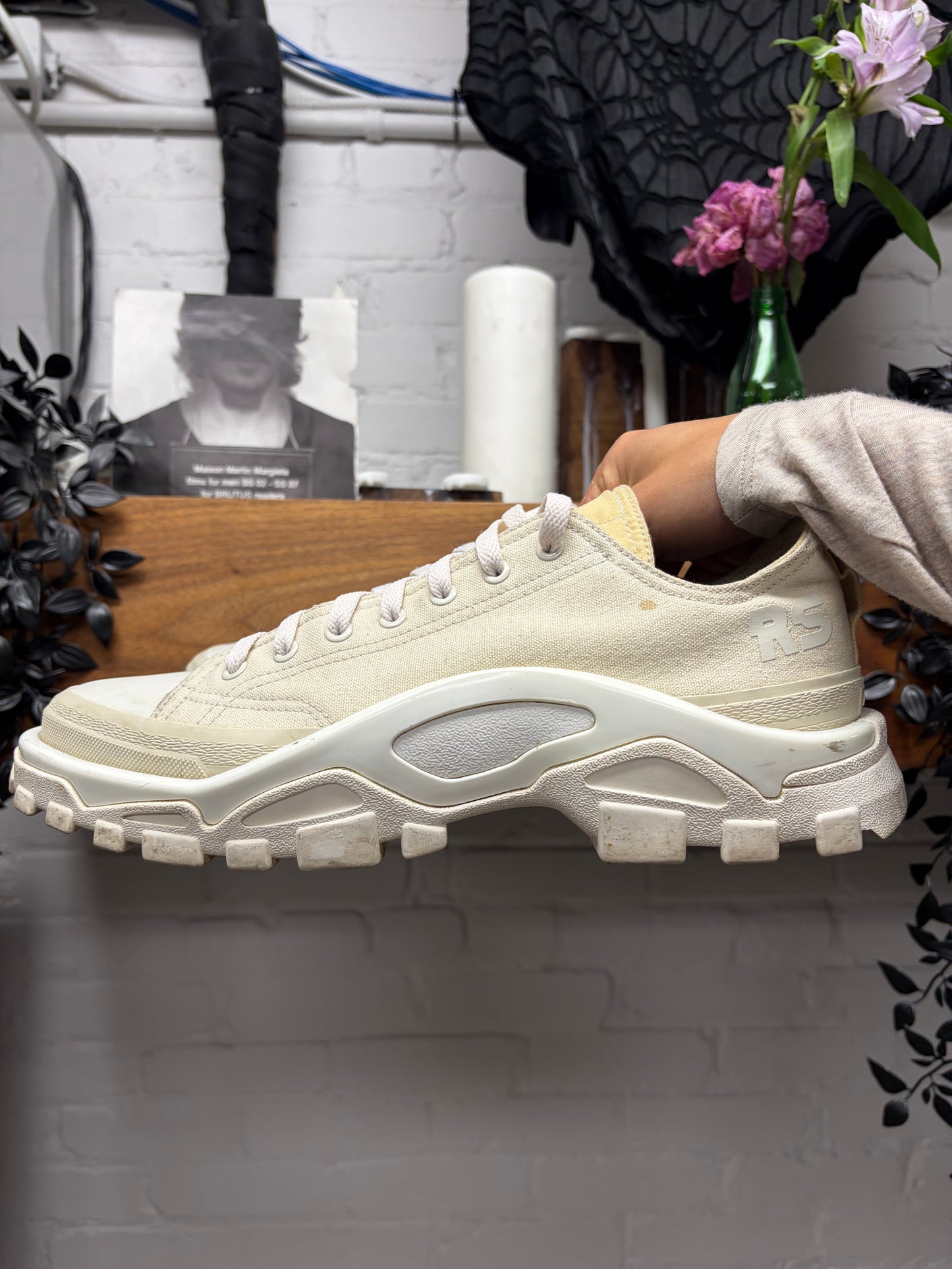 Raf Simons ‘Detroit’ Cream White Low Top Sneakers
