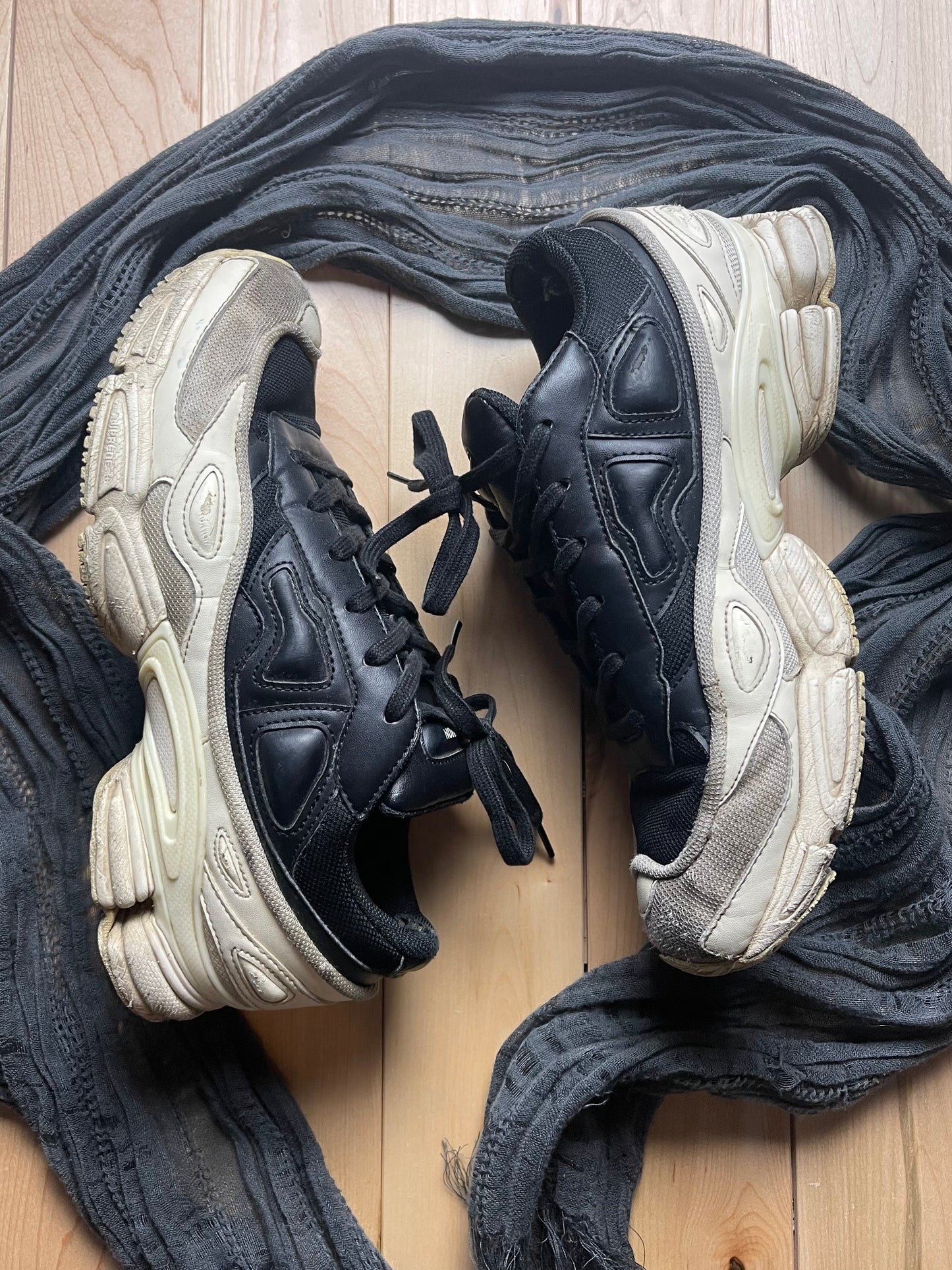 2017 Raf Simons x Adidas Ozweegos V1 Low Top Sneakers