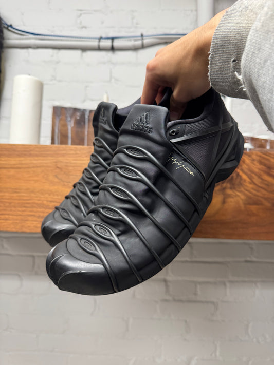2001 Yohji Yamamoto x Adidas ‘Tenet’ Low Top Sneakers