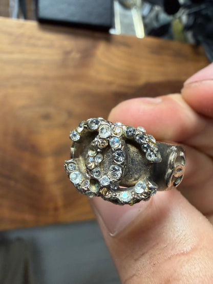 2010 Chanel CC Logo ‘Camellia Flower’ Crystal Embellished Silver Tone Ring