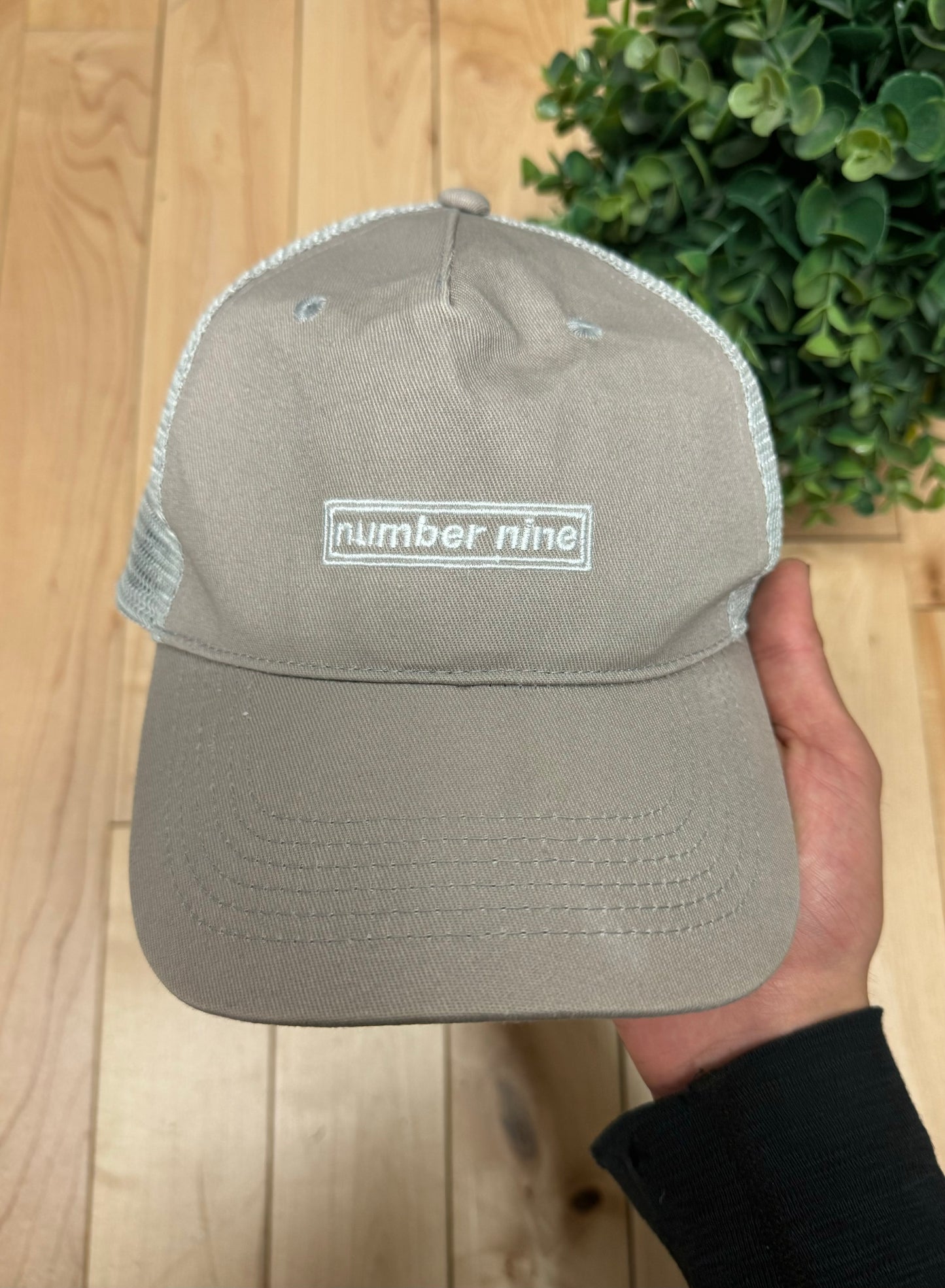 Number (N)ine Box Logo Mesh Trucker Hat