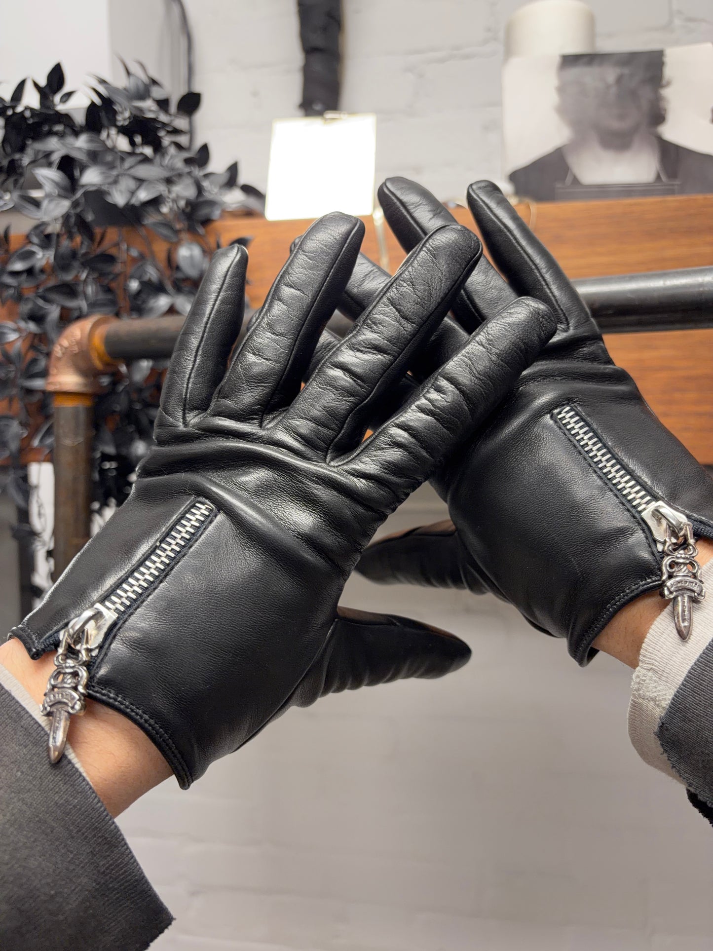 Chrome Hearts Dagger Zip Lambskin Leather Wool Lined Gloves