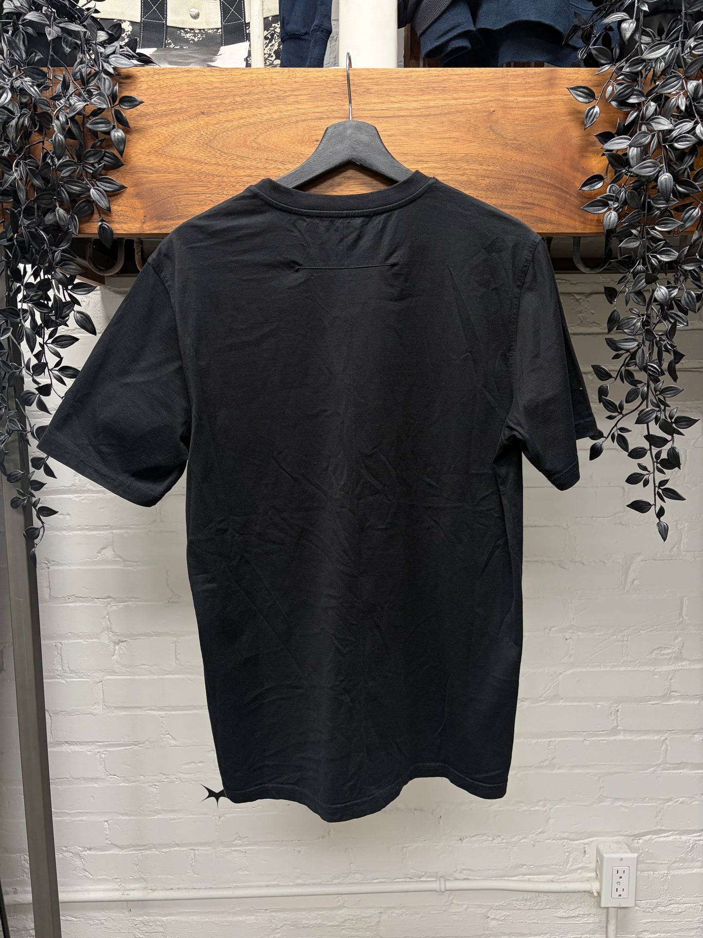2015 Givenchy by Ricardo Tisci ‘L.A. Hand Signs’ Black Graphic T-Shirt