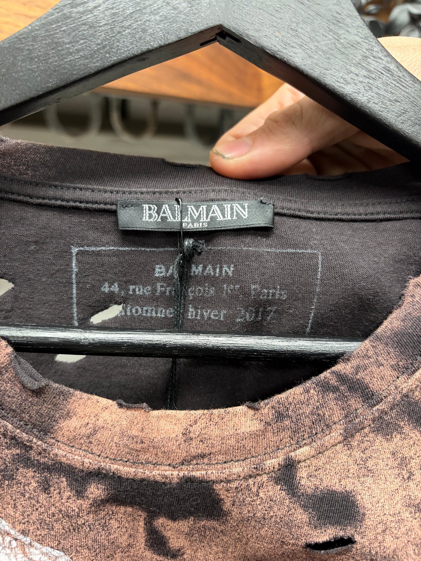 AW2017 Balmain Bleach Distressed ‘Tiger’ Metal Logo Graphic T-Shirt