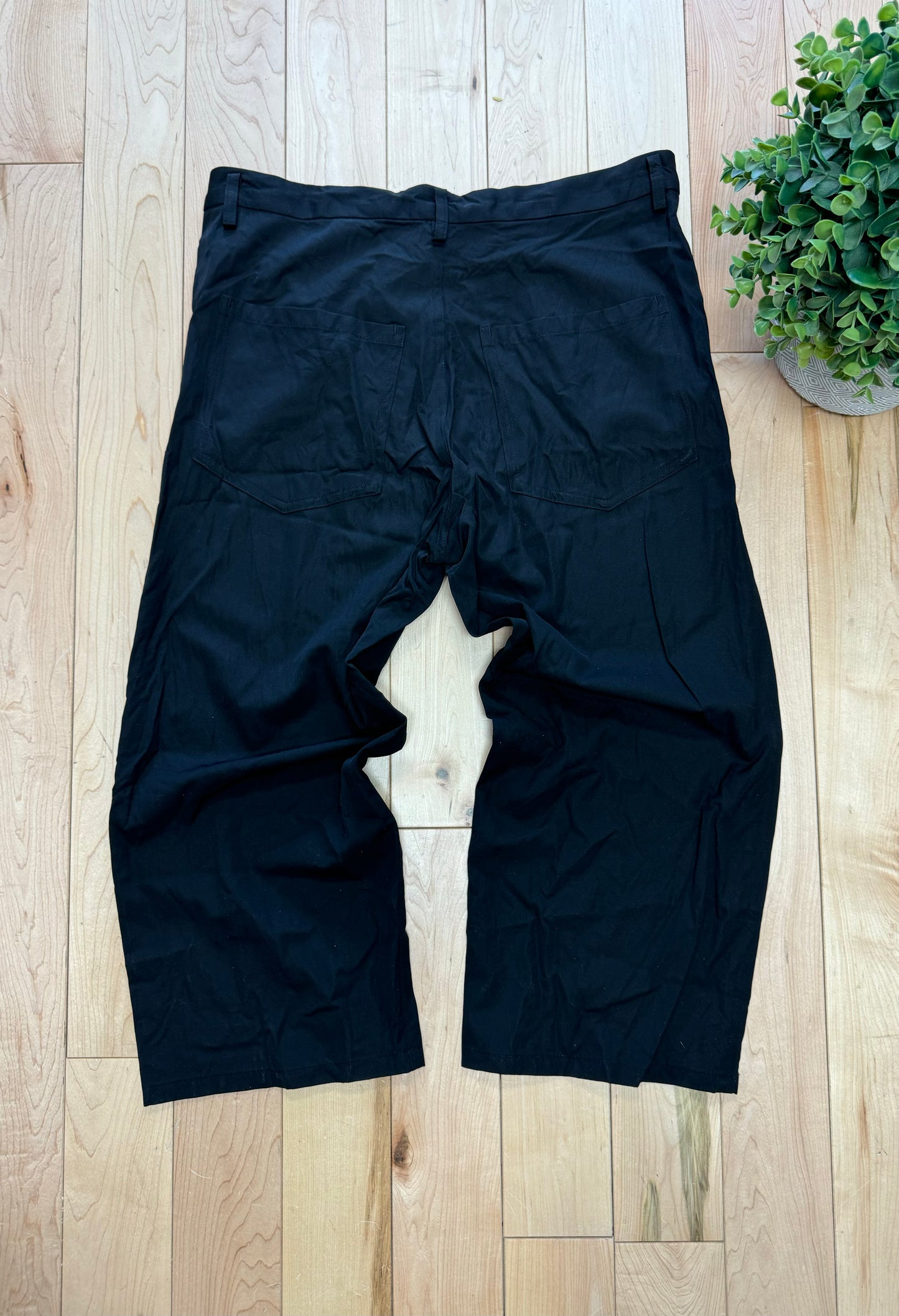 Yohji Yamamoto 3/4 Length Black Wool Shorts