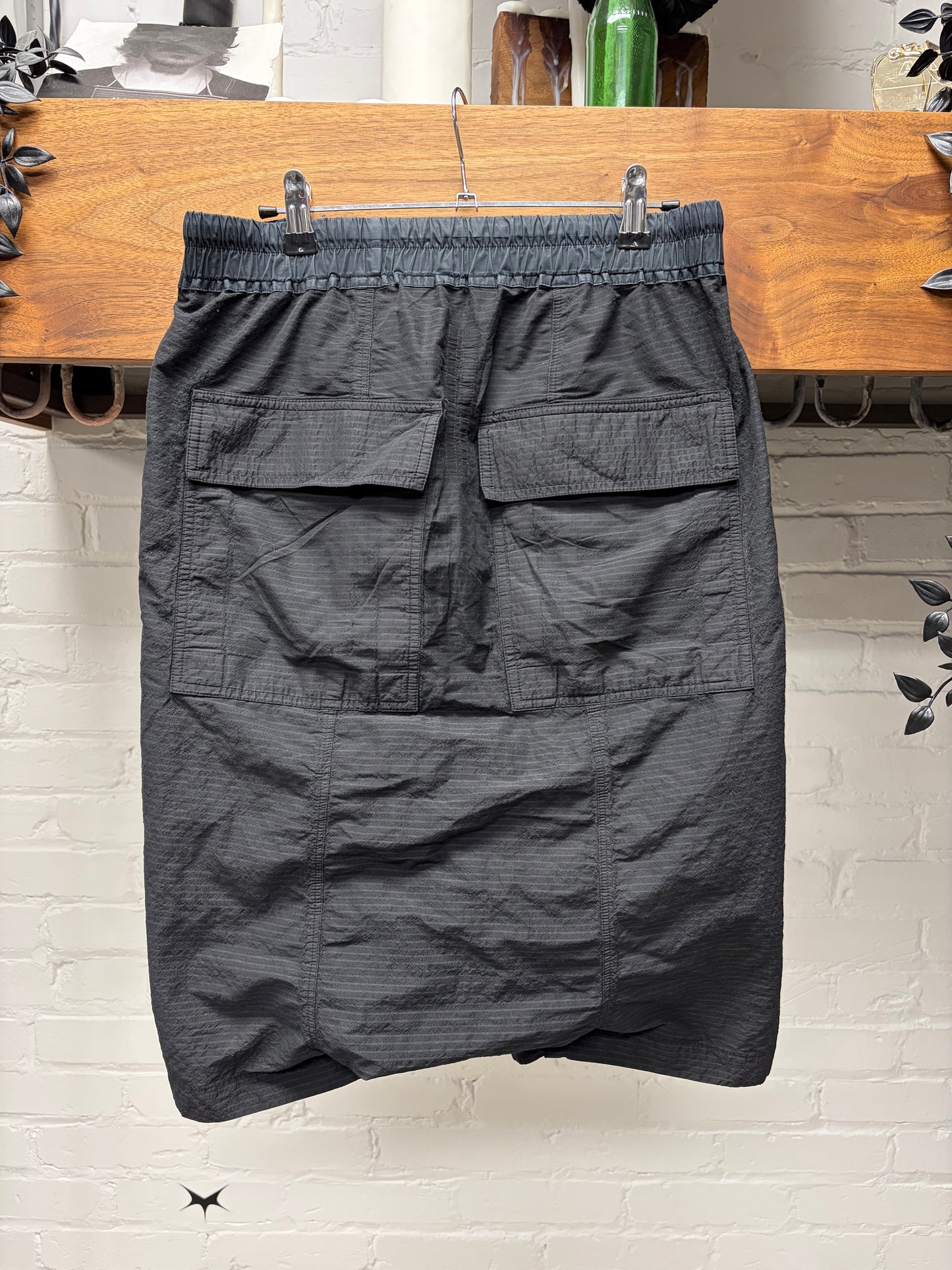 SS2019 Rick Owens ‘Babel’ Seersucker Drop Crotch ‘Pod’ Black Drawstring Shorts