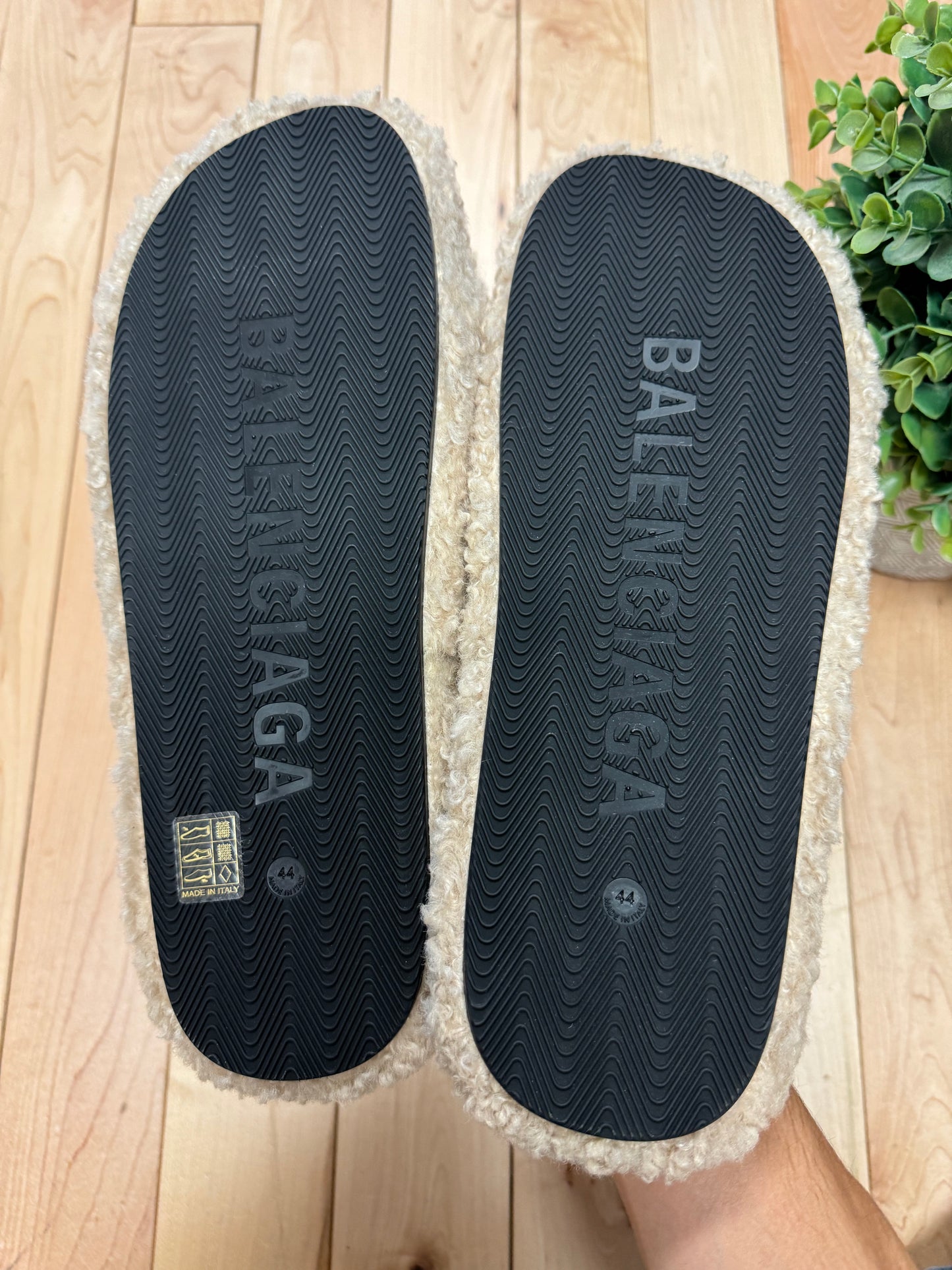 Balenciaga Campaign Logo Fuzzy ‘Presidential’ Slides