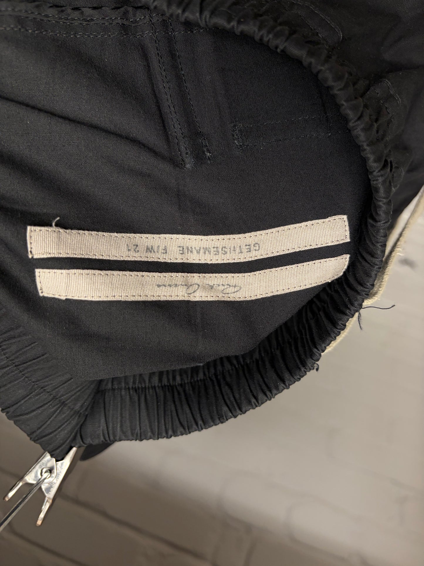 AW2021 Rick Owens ‘Gethsemane’ Black Cargo Pod Shorts