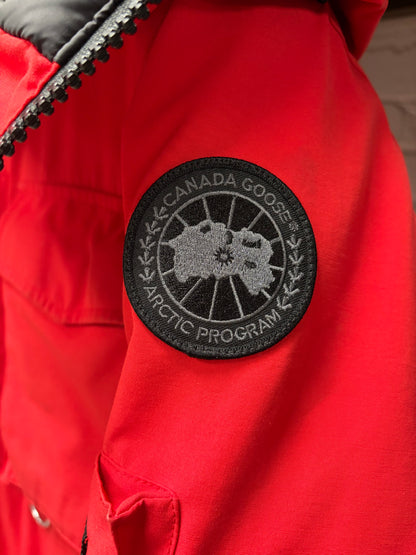 AW2017 Vetements x Canada Goose Split Hood Parka