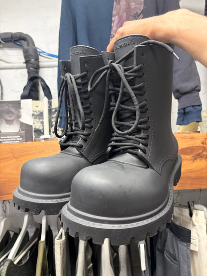 Balenciaga ‘Steroid’ Lace-Up Black Oversized Combat Boots