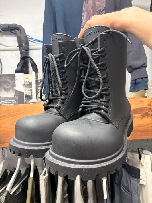 Balenciaga ‘Steroid’ Lace-Up Black Oversized Combat Boots