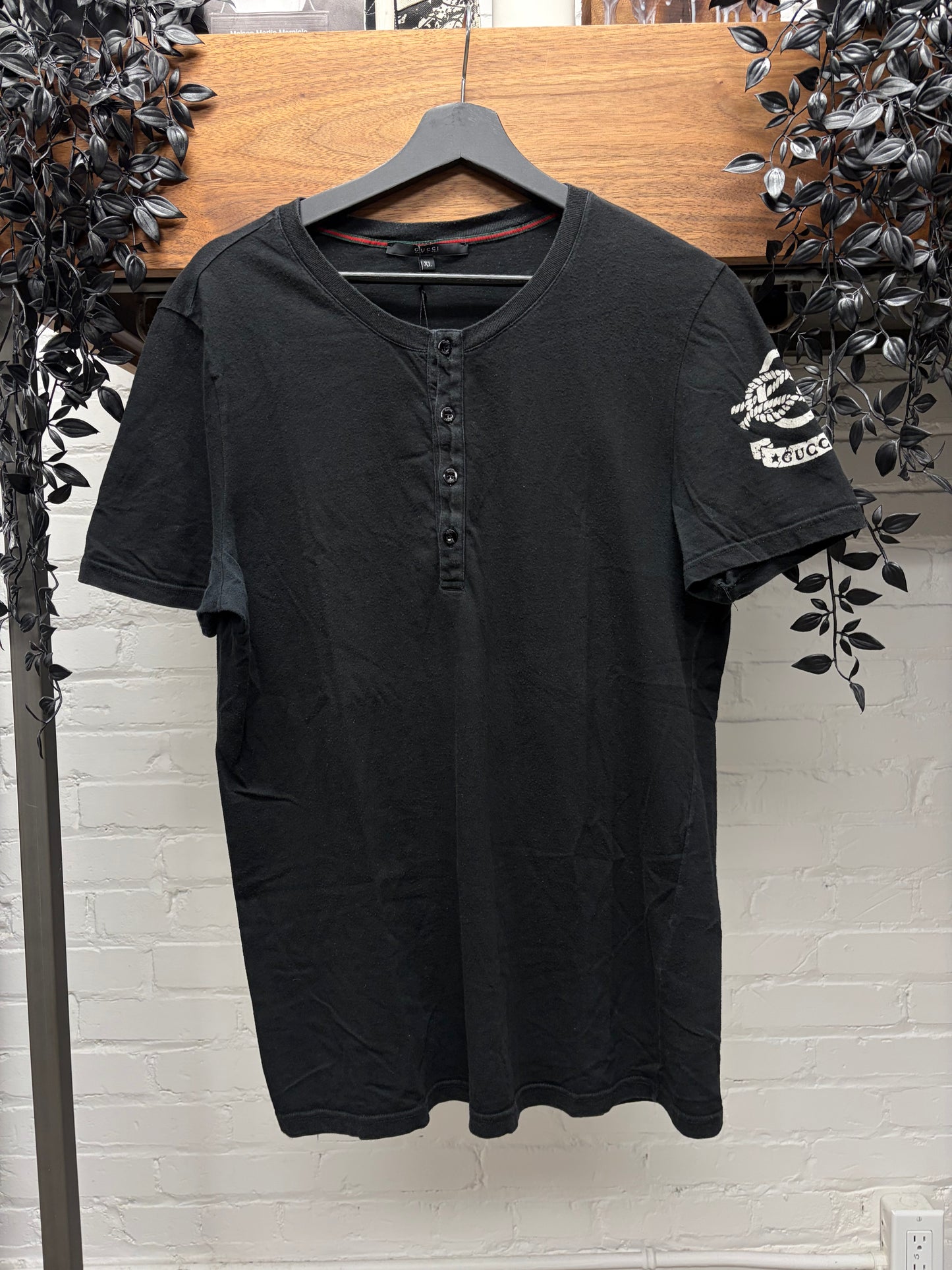 2008 Gucci Sun Faded Black ‘Anchor G Logo’ Short Sleeve Henley