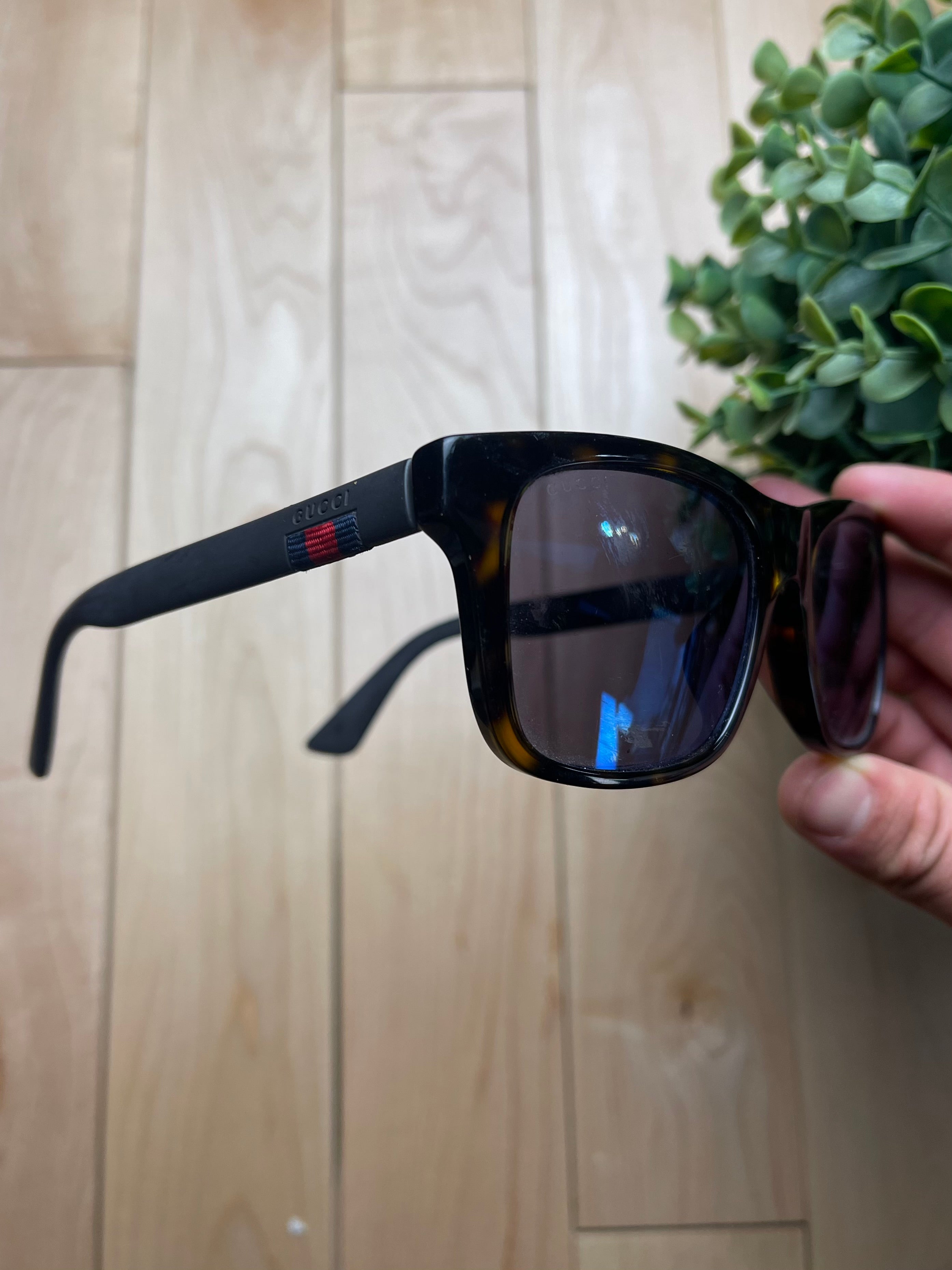 Gucci stripe glasses online