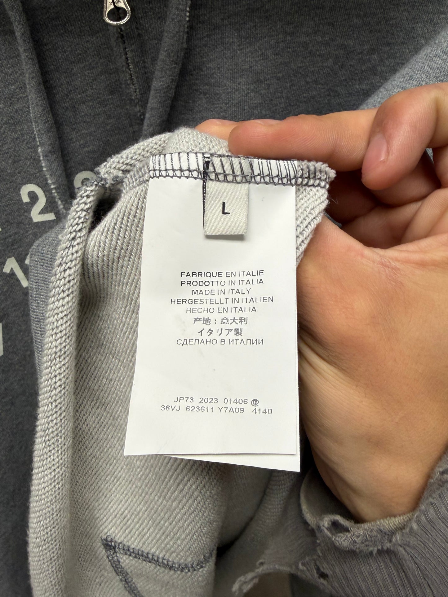 2023 Maison Margiela 'Numbers
Logo' Cropped Raw Hem Grey Zip-Up Hoodie
