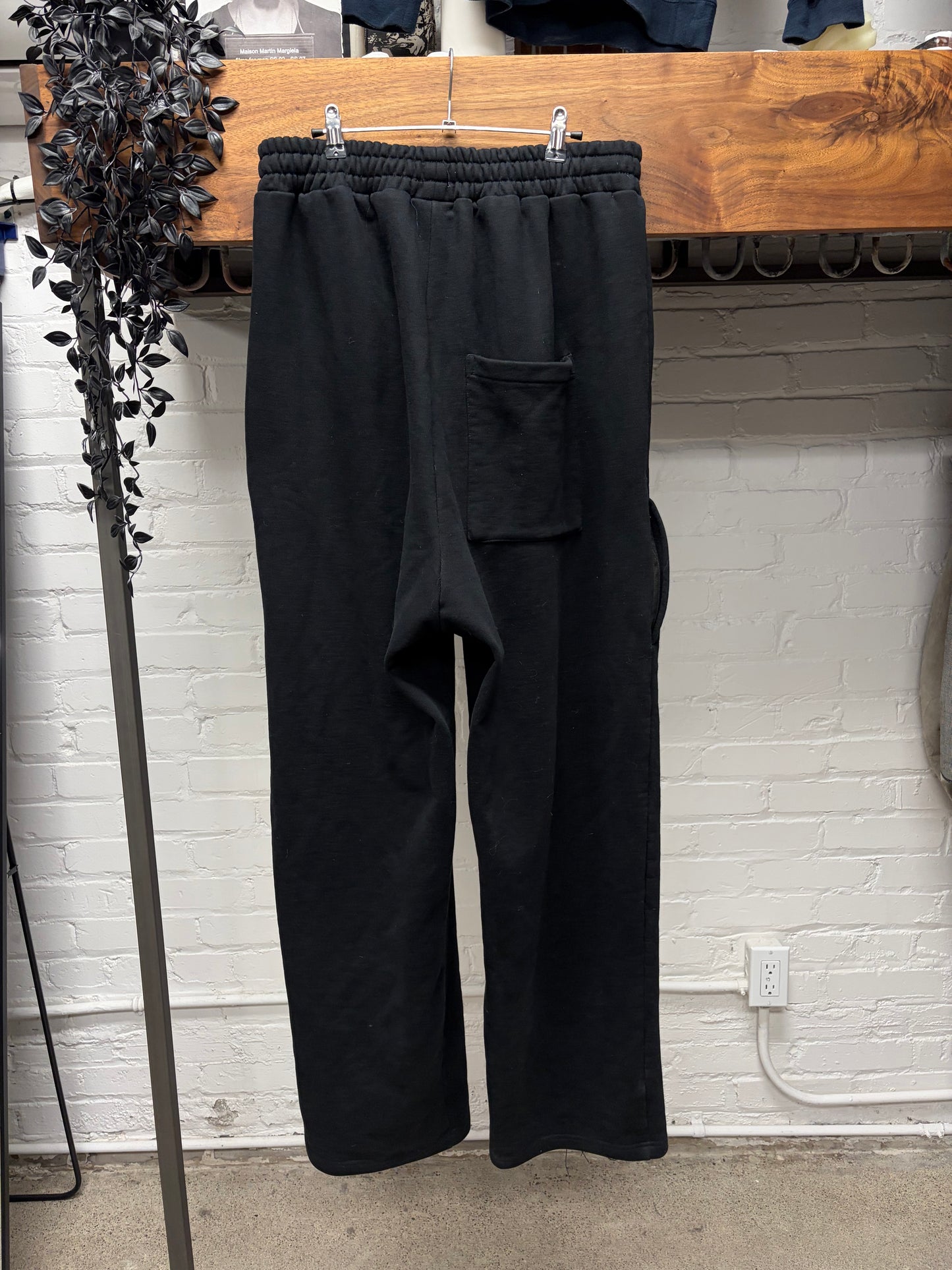 AW2018 Vetements ‘Baseball’ Embroidered Logo Wide Leg Black Sweatpants