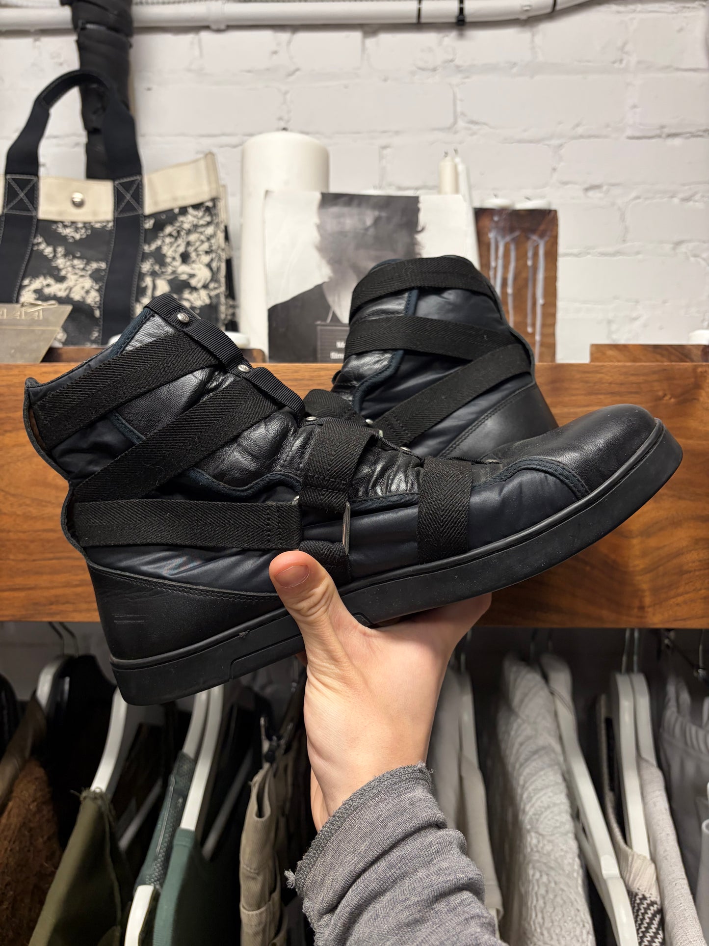 SS2010 Gucci by Frida Giannini ‘Buckle Closure’ Strapped High Top Leather Sneakers