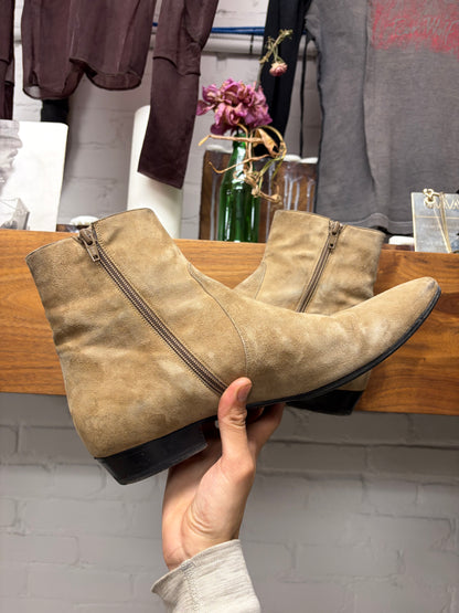 Saint Laurent by Anthony Vacarello Tan Suede Pointed Toe Chelsea Boots