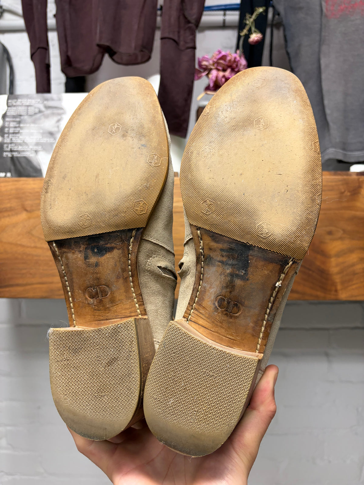 SS2005 Dior Homme Re-Edition Tan Suede Pointed Toe Chelsea
Boots