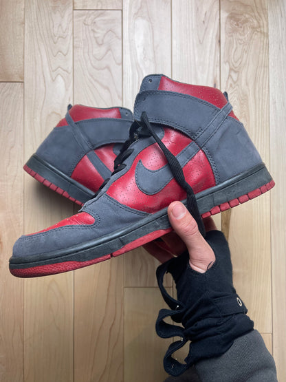 2009 Nike Dunk High Red/Grey Sneakers