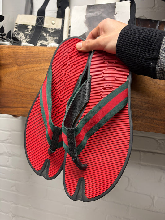 Gucci Mens Leather ‘Thong’ Sandals with Canvas Stripe