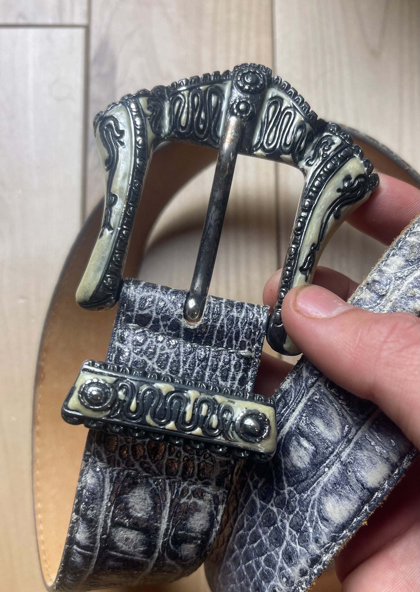 Tornado Mart Snakeskin Leather Gray Western Buckle Belt