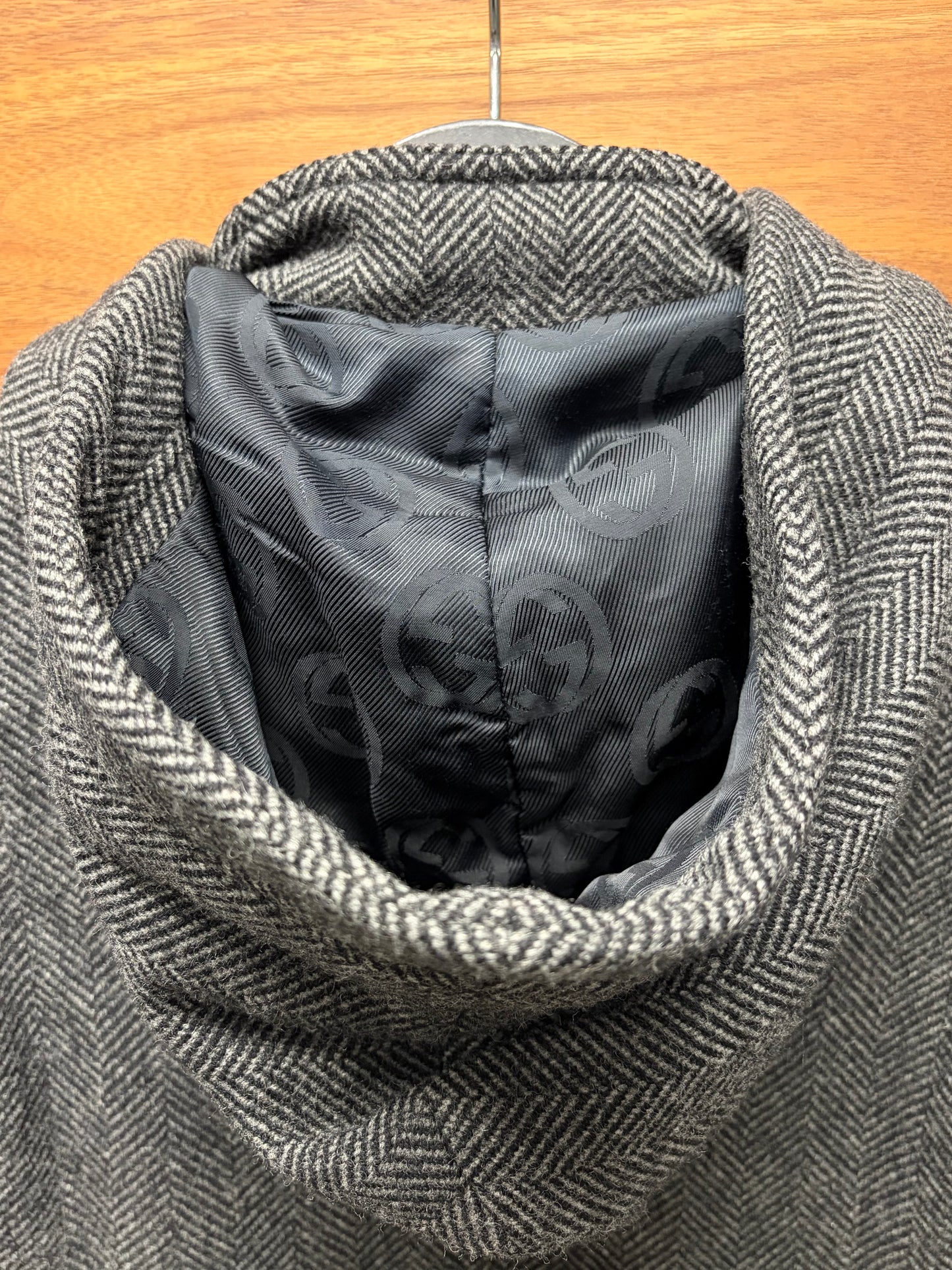 2006 Gucci by Frida Giannini Herringbone ‘Leather-Bound Closure’ Cropped Hooded Jacket