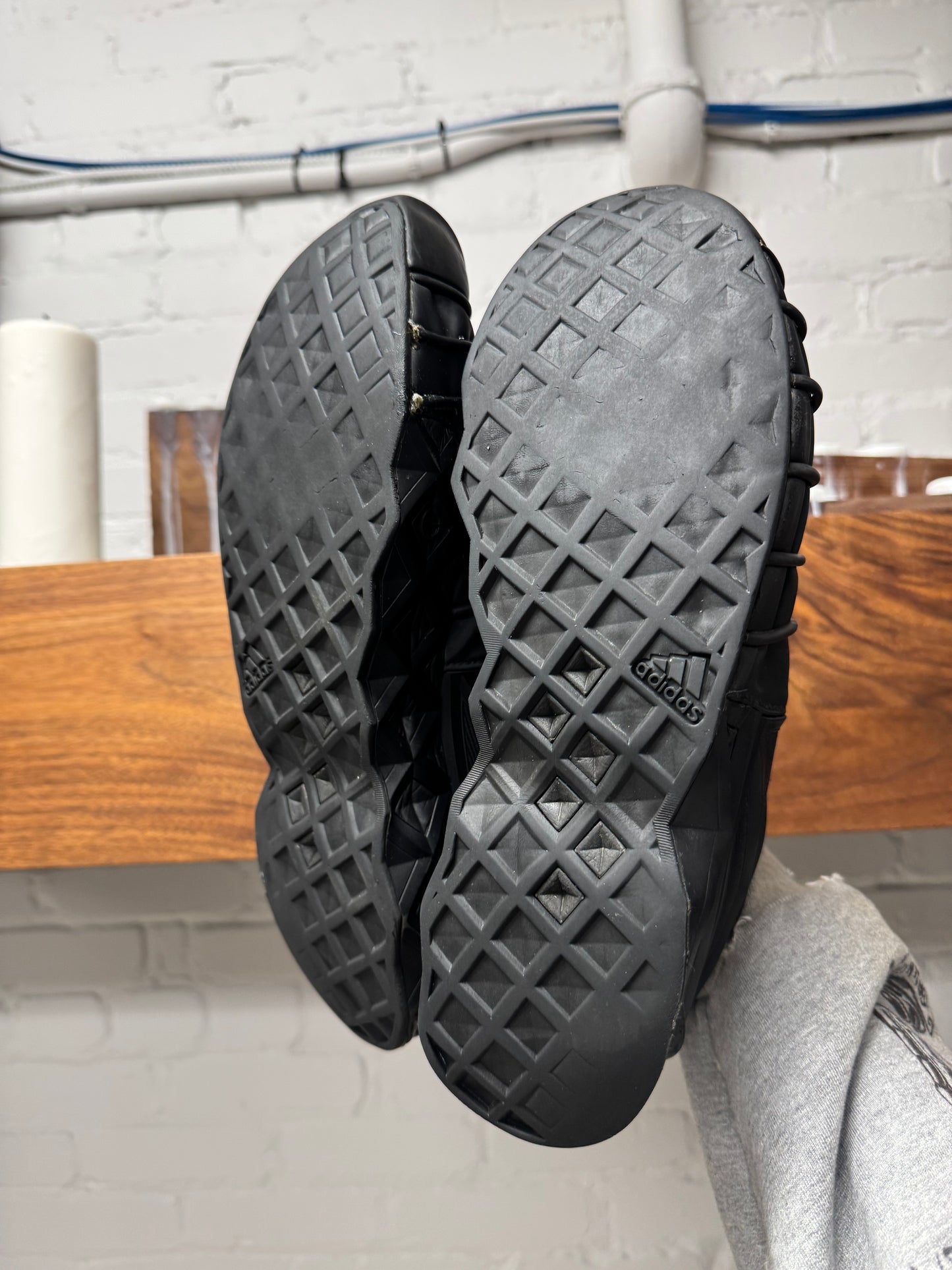 2001 Yohji Yamamoto x Adidas ‘Tenet’ Low Top Sneakers