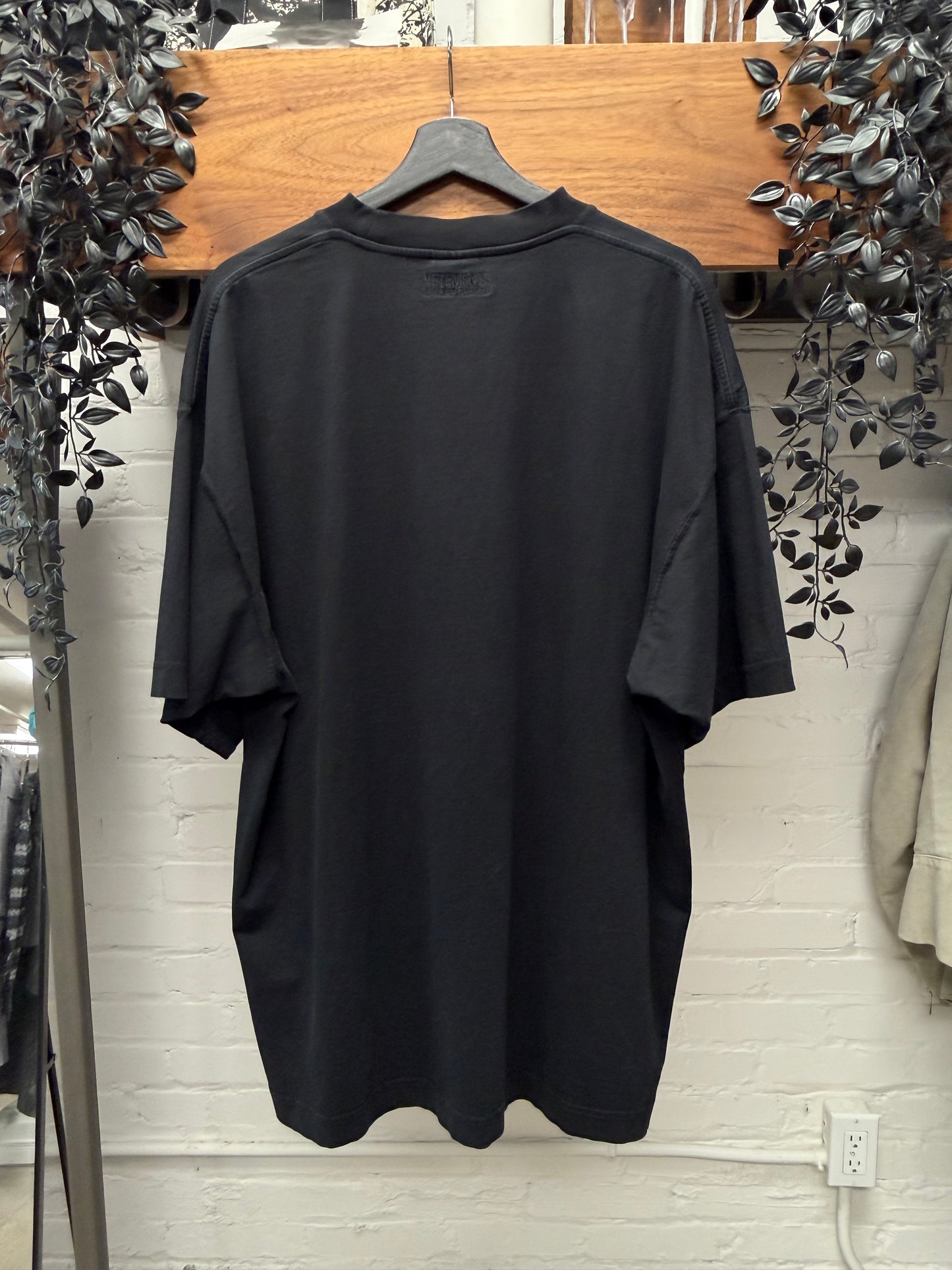 Vetements ‘Solidarity 4 Everyone’ Handshake Embroidered Black Oversized T-Shirt