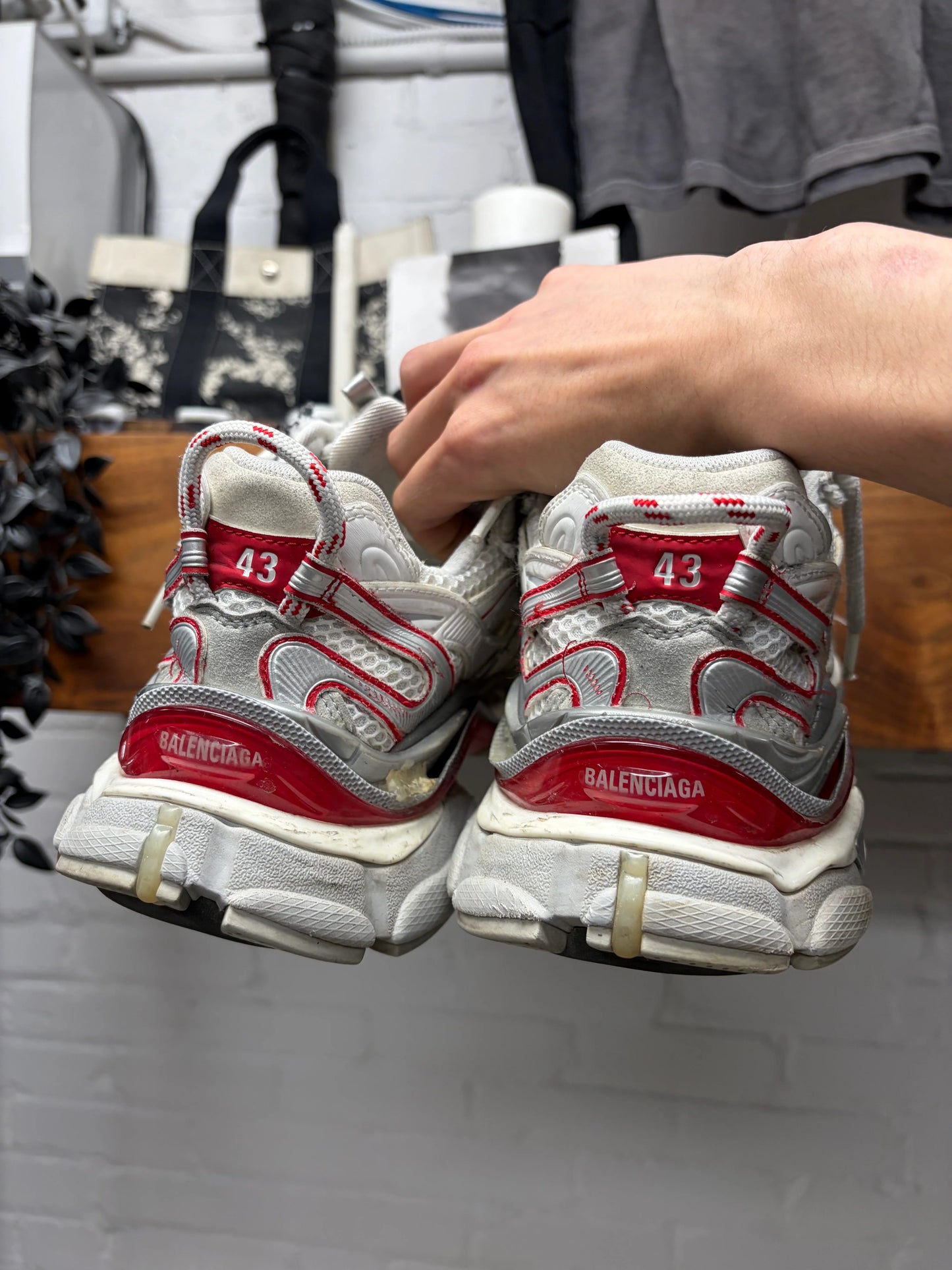 Balenciaga ‘Runner’ White/Red Low Top Sneakers