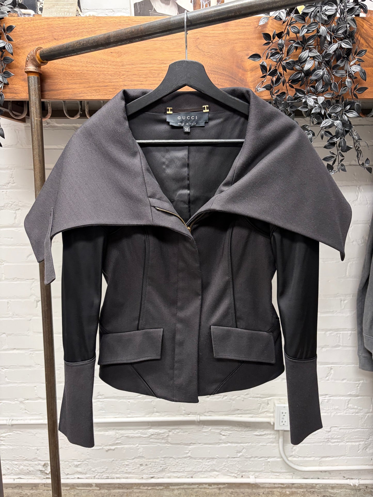 AW2003 Gucci by Tom Ford ‘Runway Look #11’ Asymmetric Collar Jacket