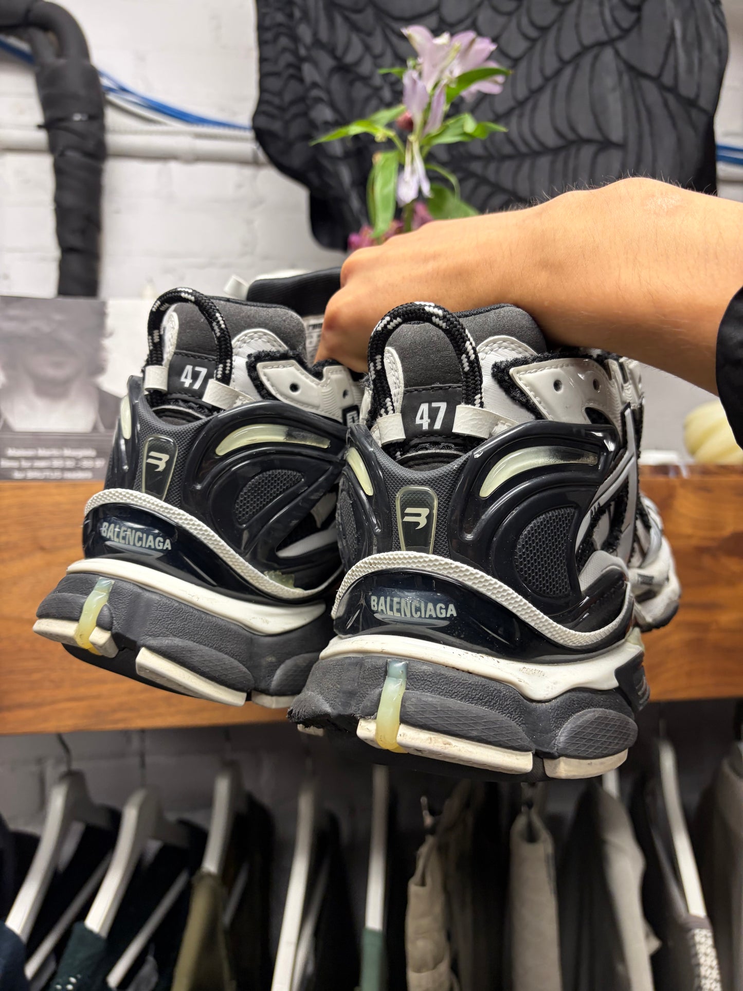 Balenciaga ‘Runner’ White/Black Low Top Sneakers